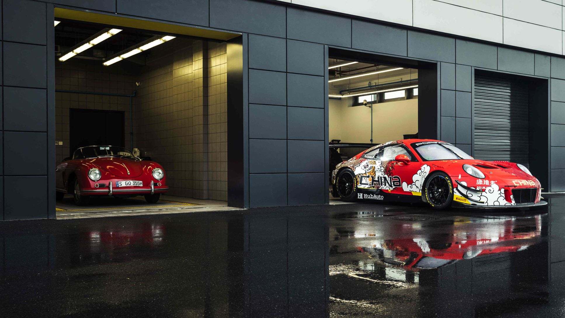 911 GT3 R 赛车身披艺术涂装