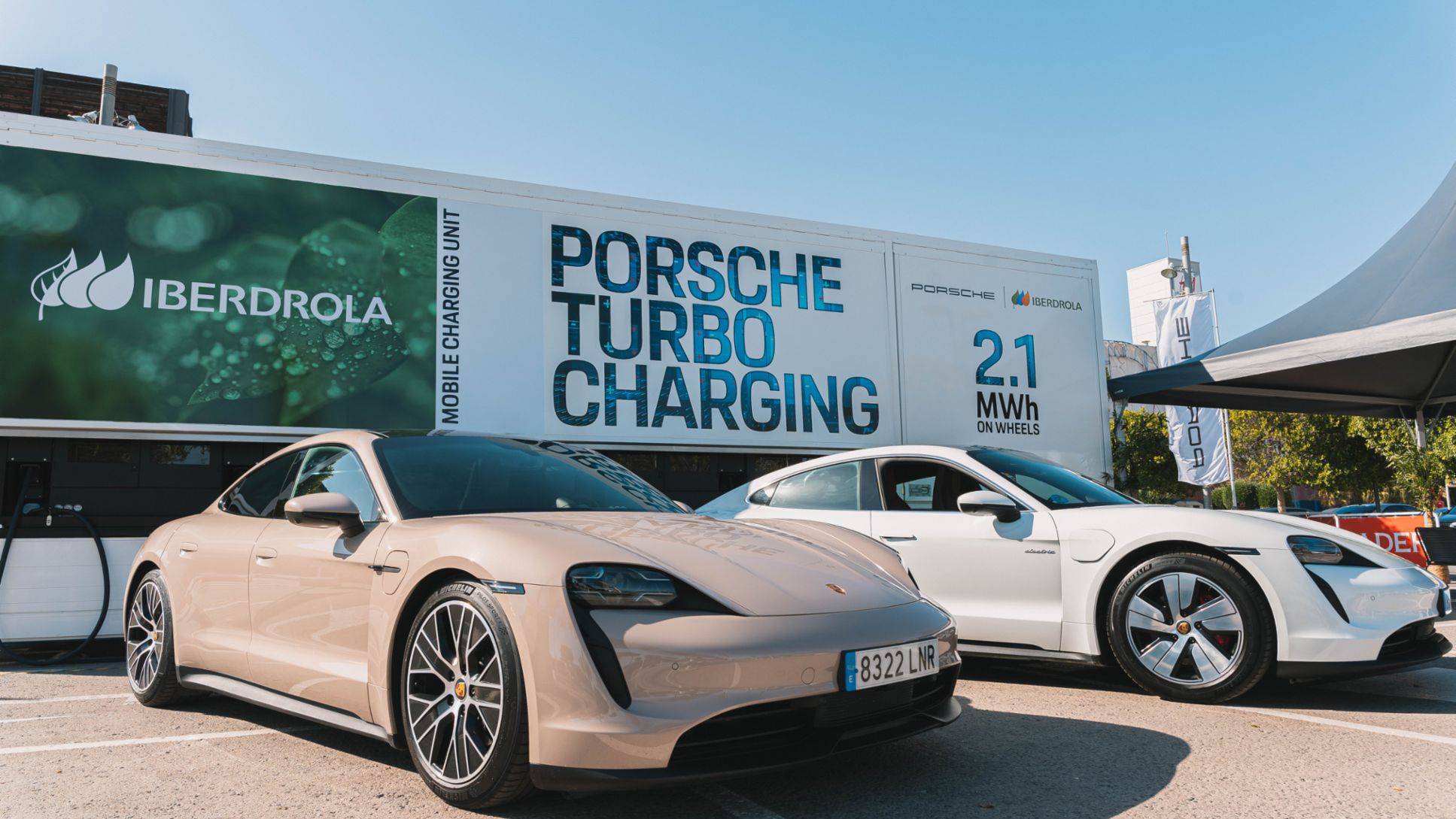 Unidad móvil de carga Porsche, 2021, Porsche Ibérica
