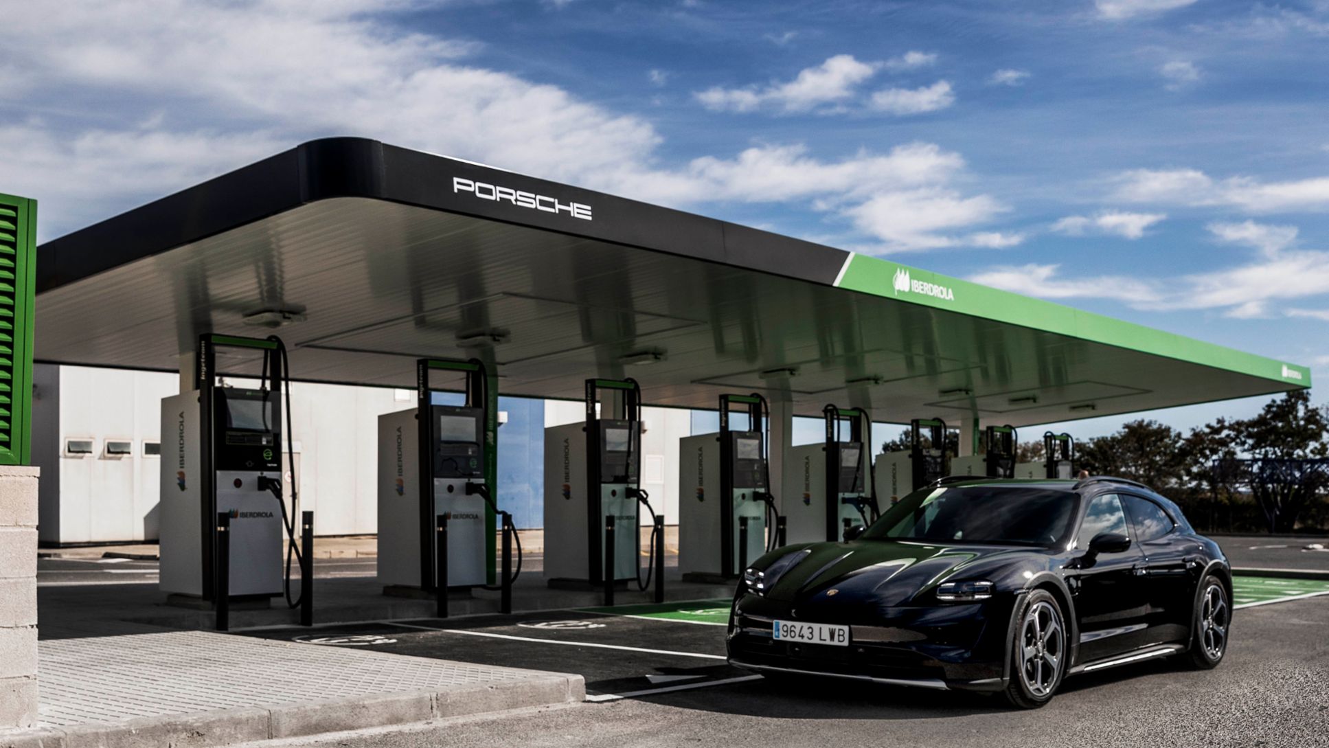 Porsche e Iberdrola, inauguración de estación de carga ultrarrápida, Comunidad Valenciana, 2022, Porsche Ibérica