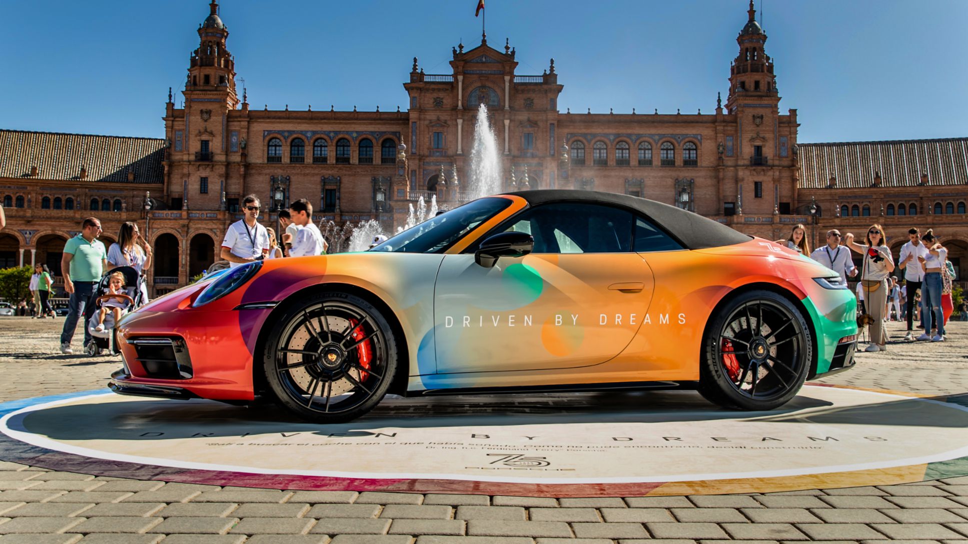 Celebración del 60º aniversario del Porsche 911 en la Plaza de España de Sevilla, 2023, Porsche Ibérica