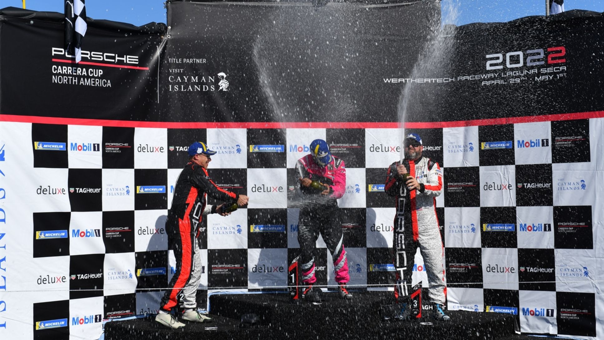 Efrín Castro (centro), Curt Swearingin (izquierda) y Pedro Torres, Porsche Carrera Cup North America, WeatherTech Raceway Laguna Seca (California), 2022