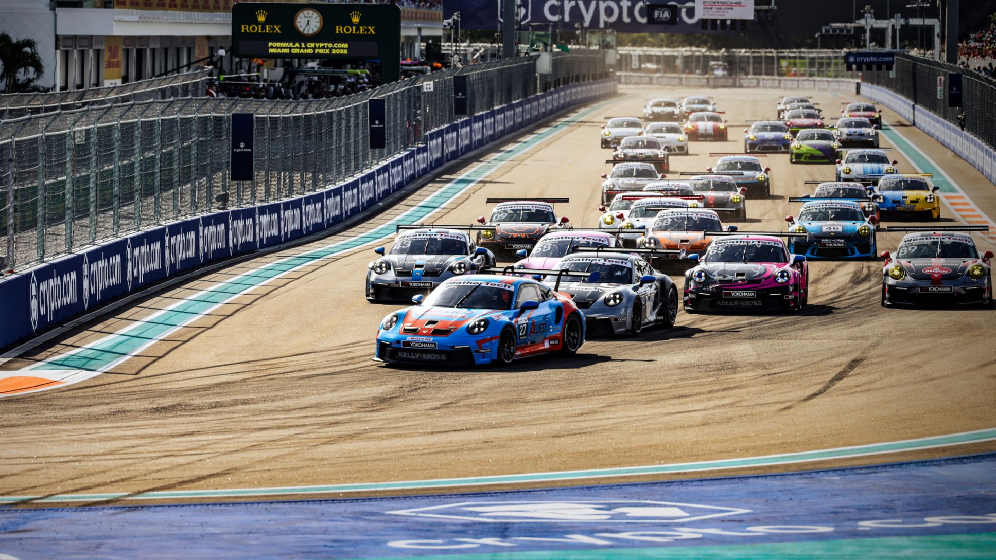 Latinoamericanos ganan la tercera carrera del Porsche Sprint Challege en Miami