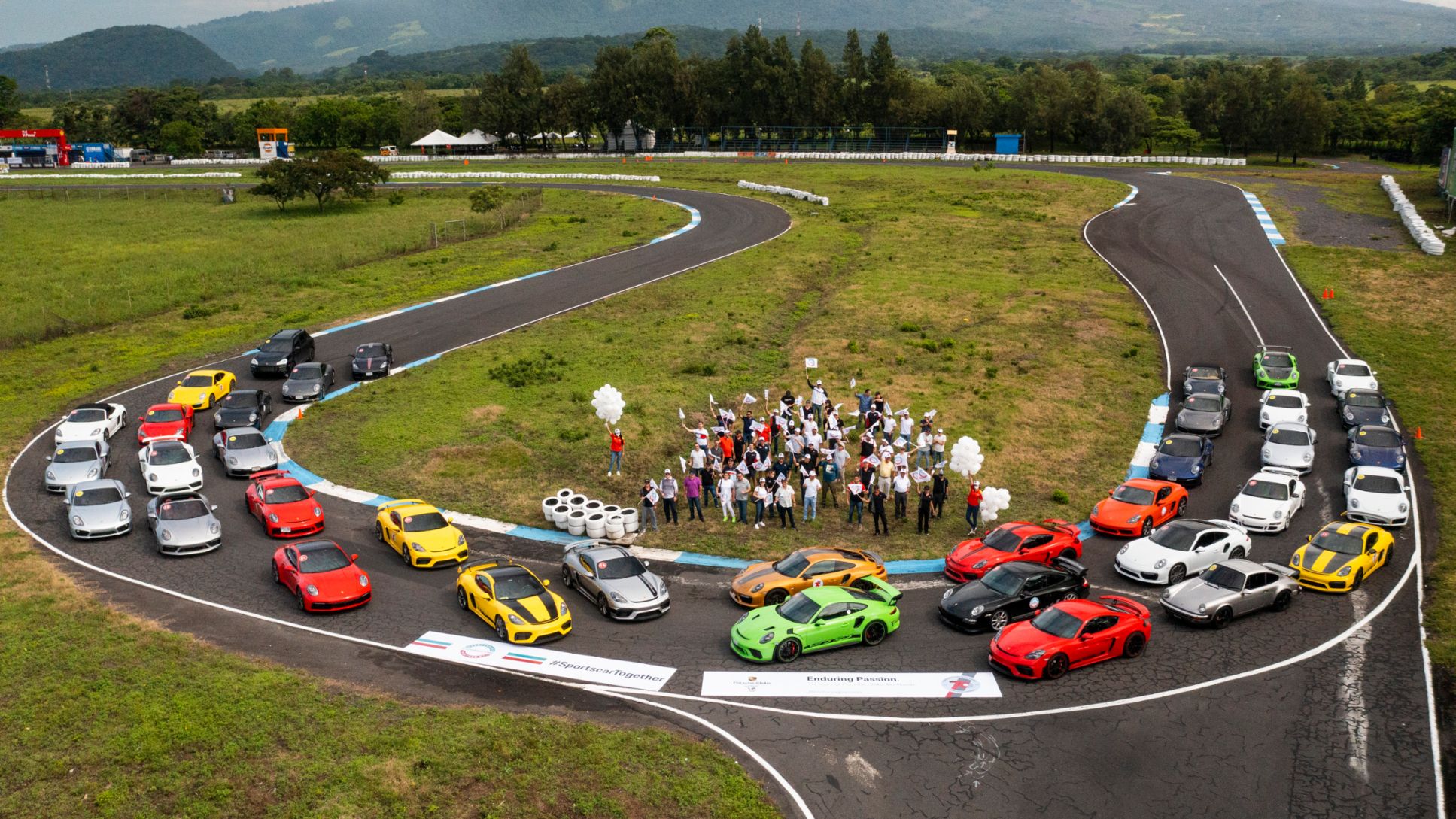 El Porsche Sportscar Together Day en Guatemala tuvo doble celebración
