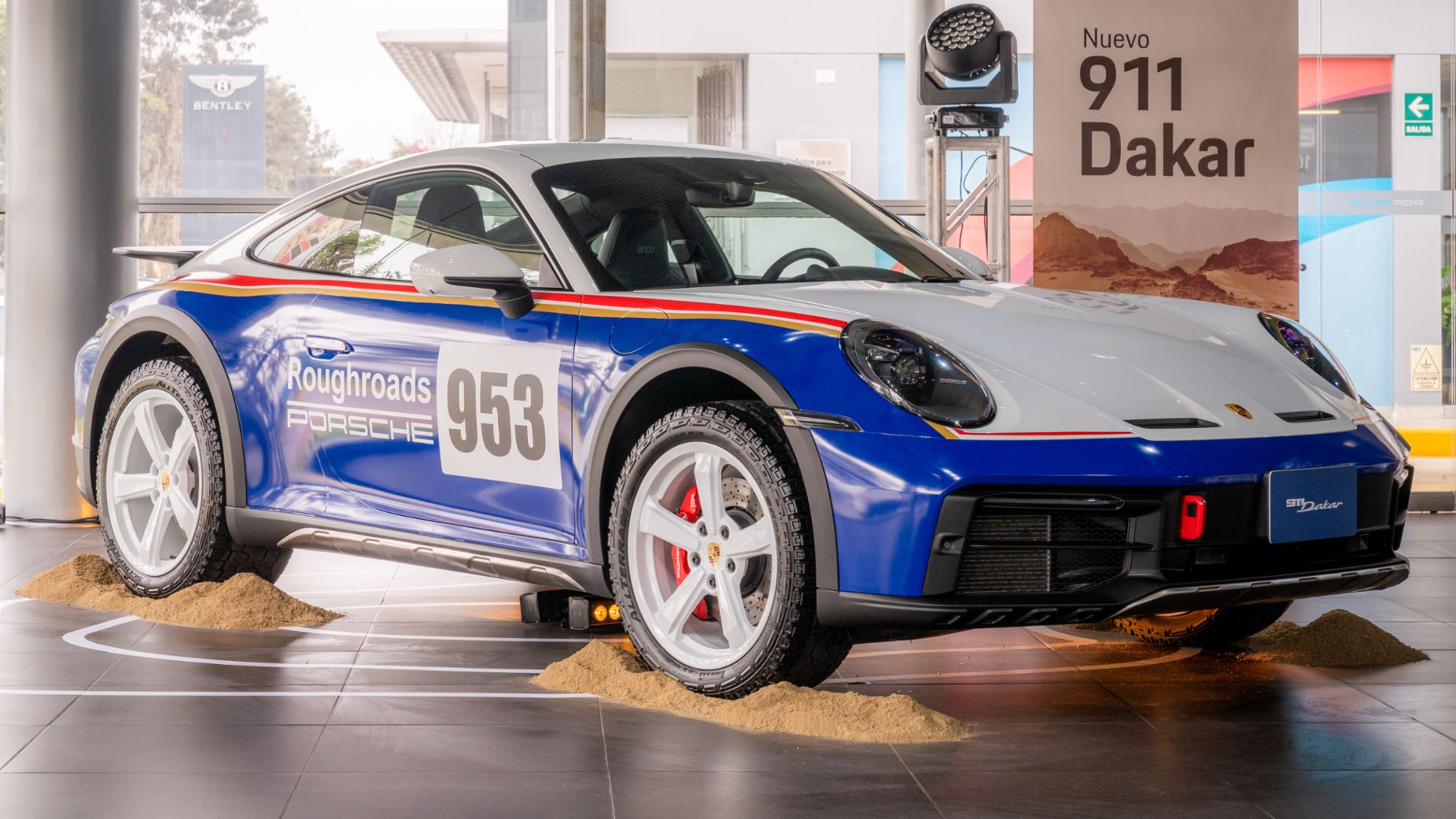 911 Dakar, Paquete de diseño Rallye, inspirado en el ganador del París-Dakar de 1984, Porsche Center Lima, Peru