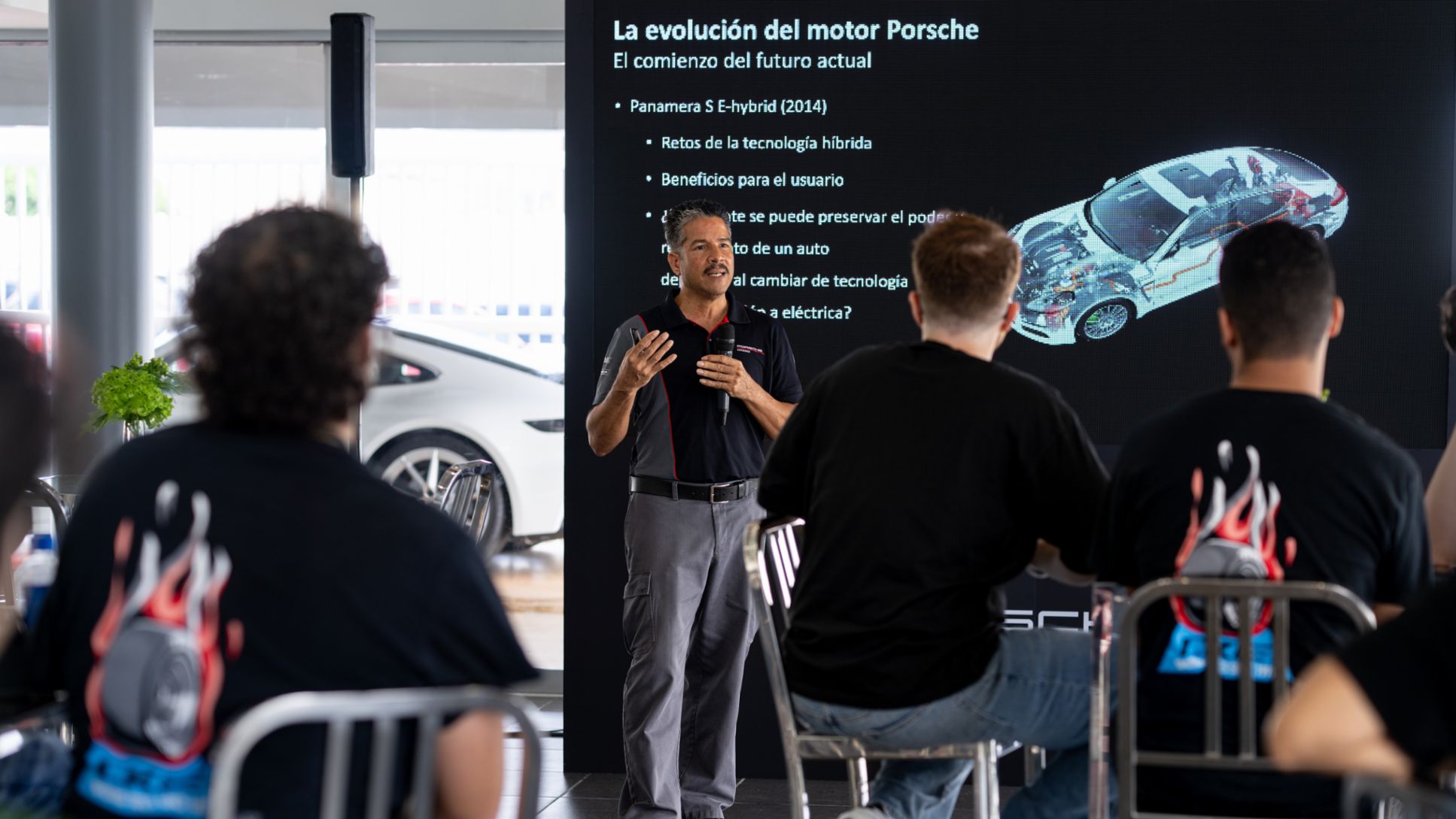 Israel Soto, Jefe de taller y técnico instructor