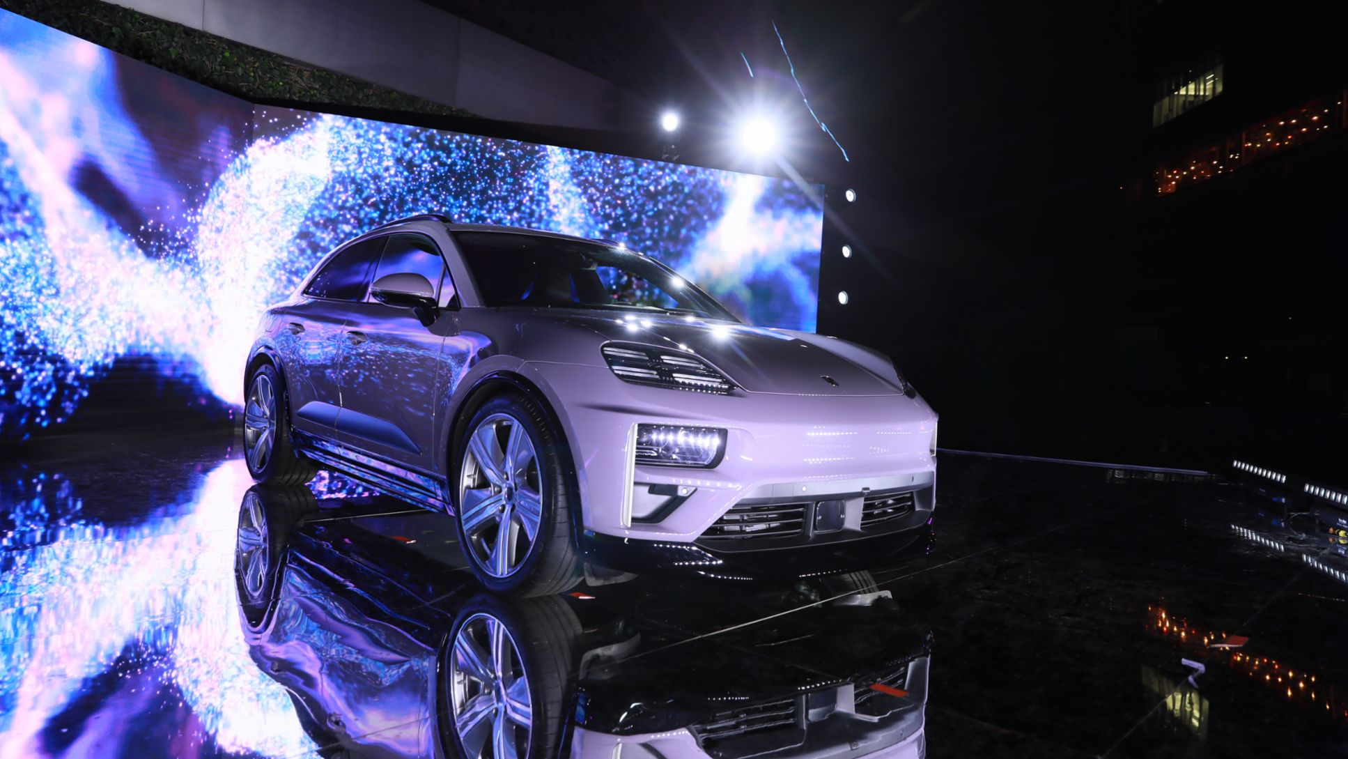 Porsche Macan Turbo Electric, presentación en México, Plaza Carso, Porsche de México.