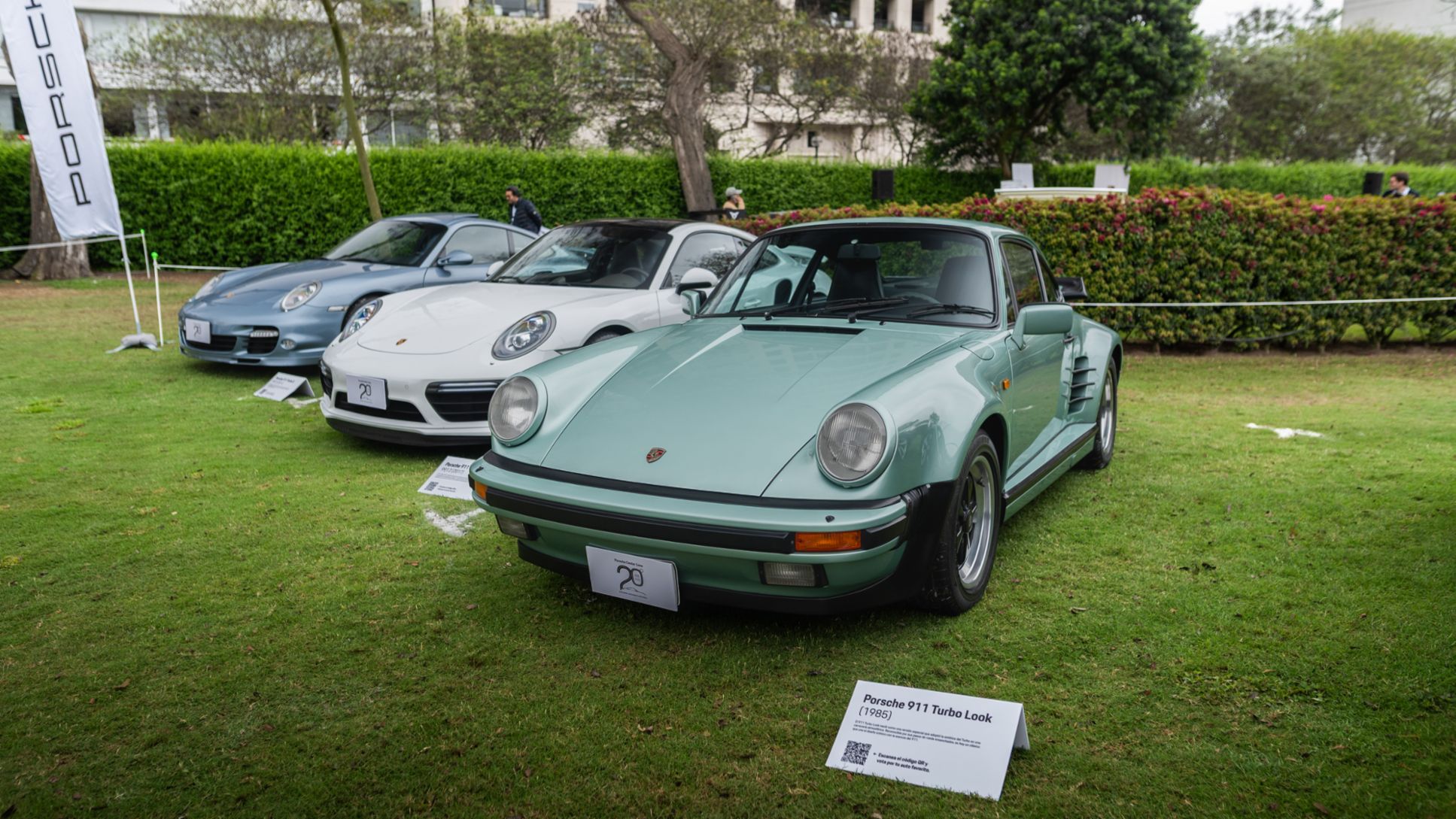 Porsche 911 Turbo Look de 1985 presente en la Exhibición de Autos Clásicos y Deportivos, que se llevó a cabo en el Lima Golf Club, Lima, Perú, Porsche AG.