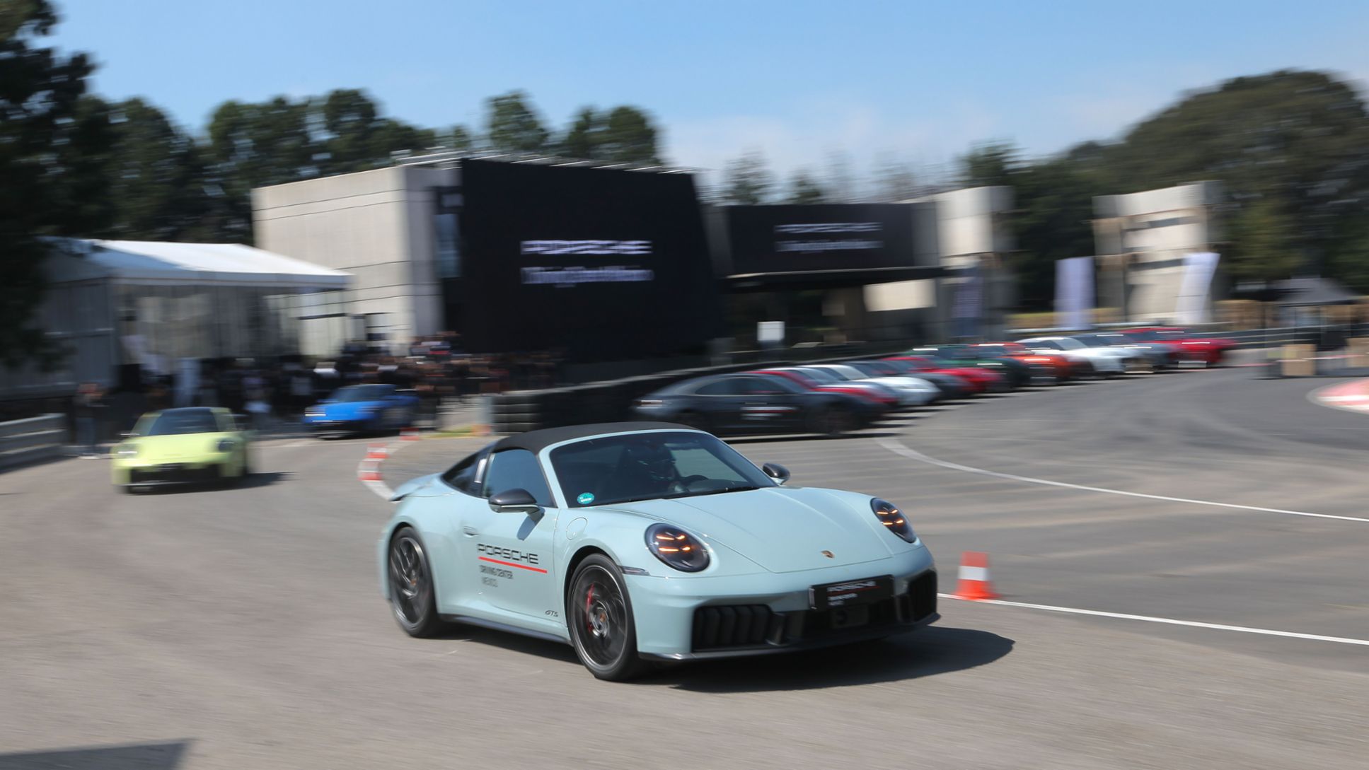 Conferencia de prensa: Porsche de M&eacute;xico, Resultados 2025; Porsche Studio La Roma, Porsche de M&eacute;xico, 2026.