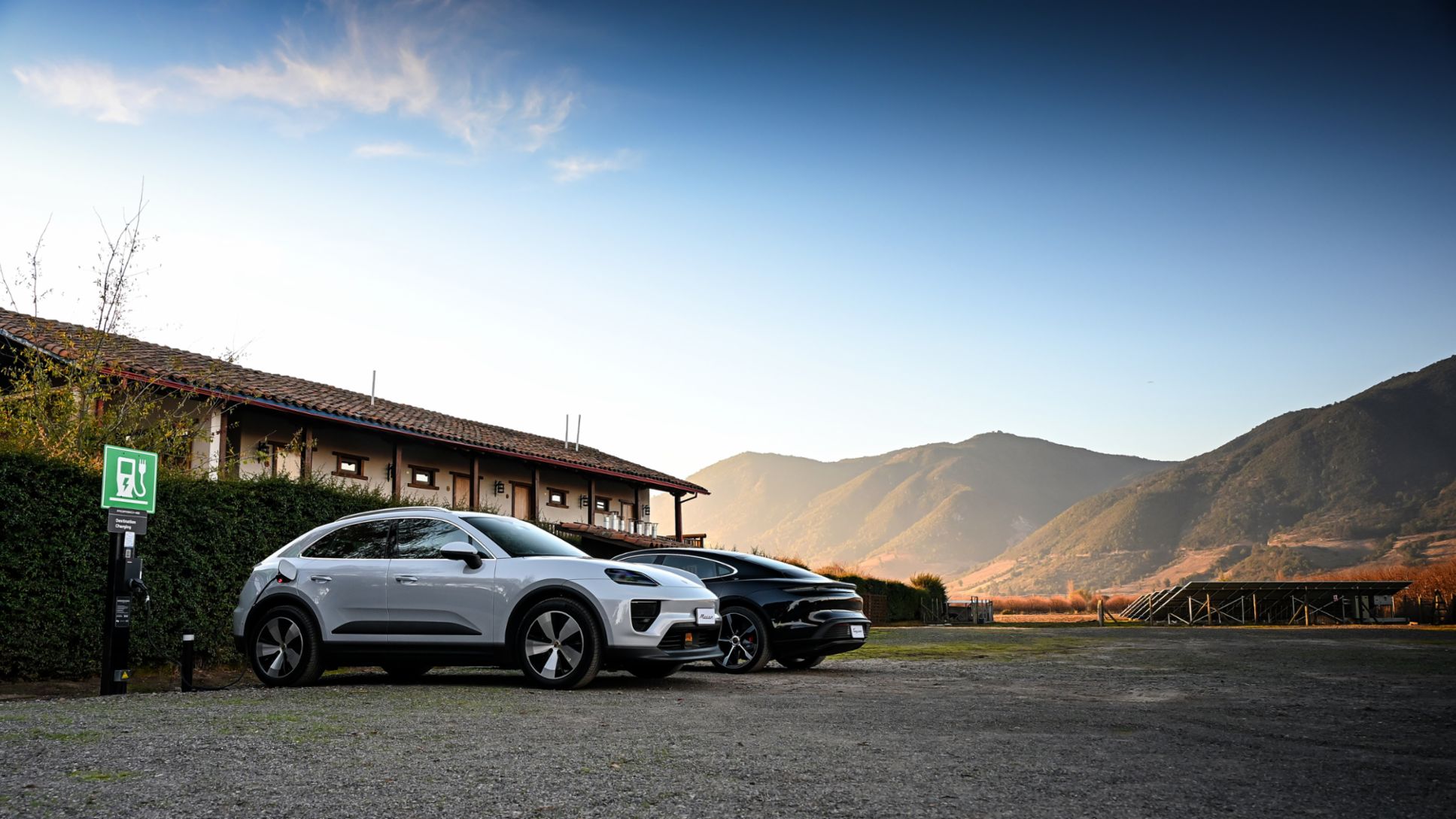 Importadores independientes de Porsche en Am&eacute;rica Latina refuerzan la conveniencia de su red regional de carga para veh&iacute;culos el&eacute;ctricos