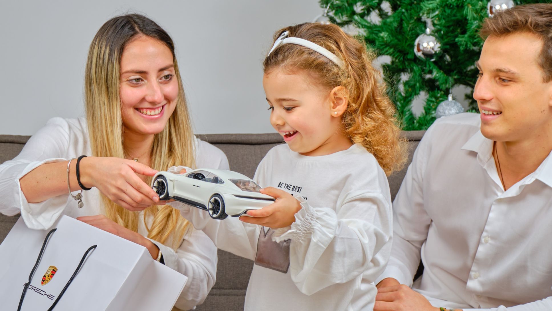 Porsche Perú lanza campaña navideña de su exclusiva línea de accesorios