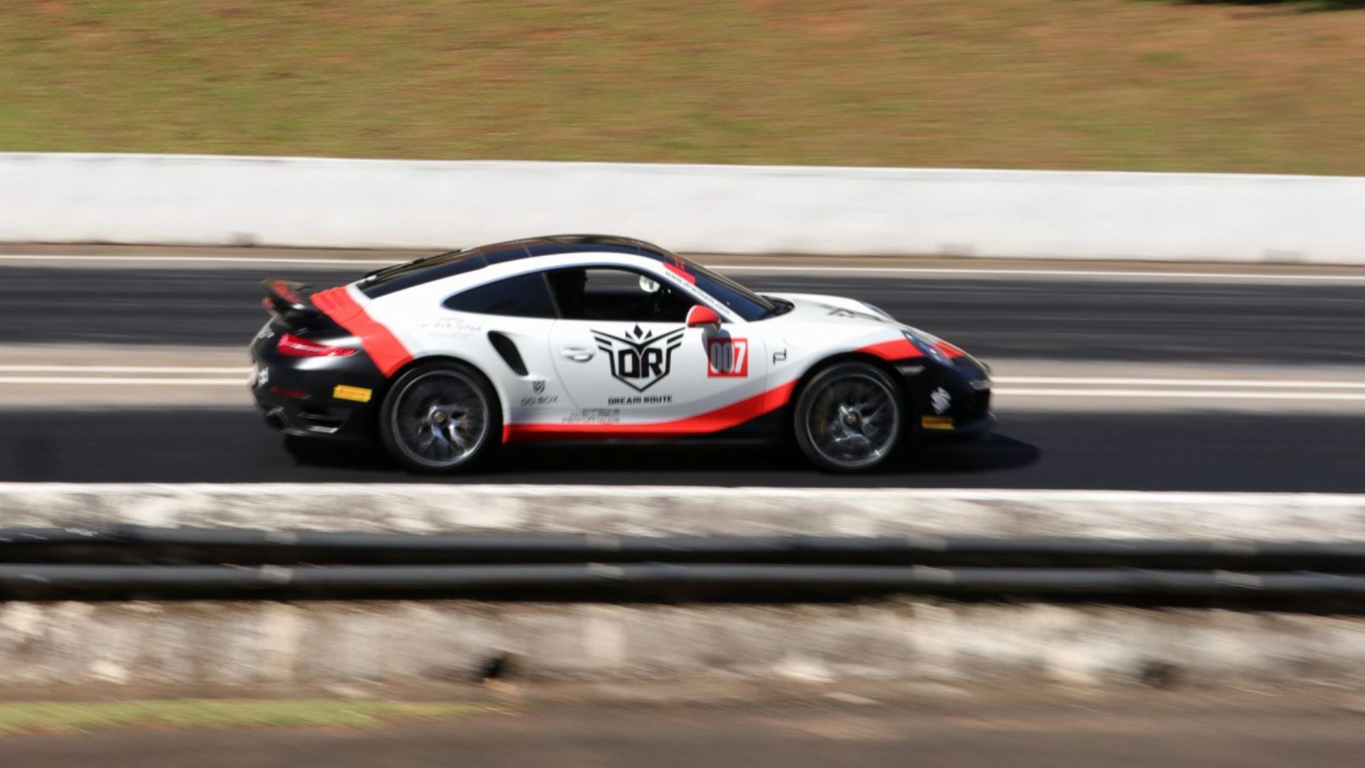 Paraguayo gana rally de lujo Dream Route con su Porsche 911 Carrera Turbo S