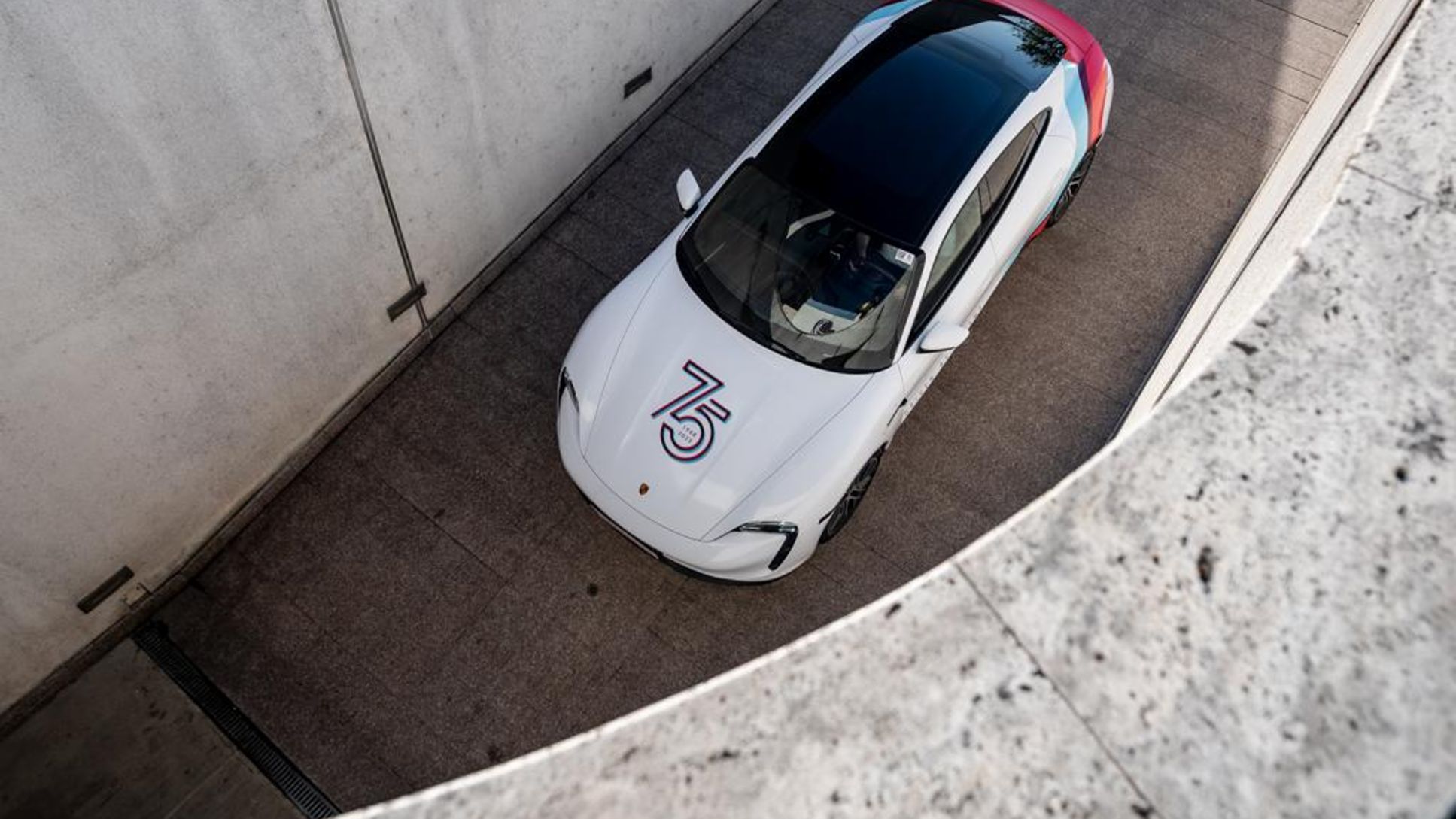 Porsche Taycan este mașina oficială a astronauților în cadrul evenimentului Aim Higher Romania, comunicat de presă, 09/06/2023, Porsche AG