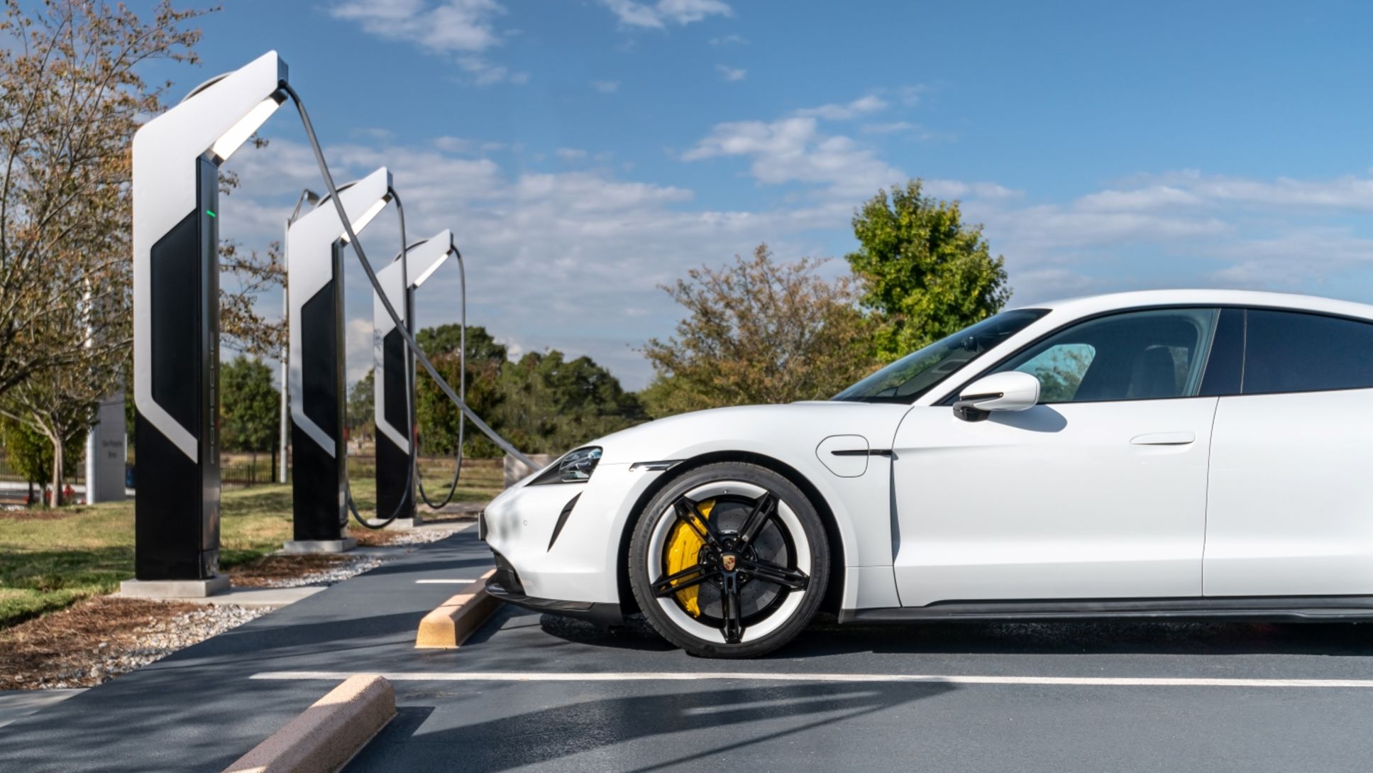 Taycan Turbo S charging, Porsche Experience Center Atlanta, 2021, PCNA