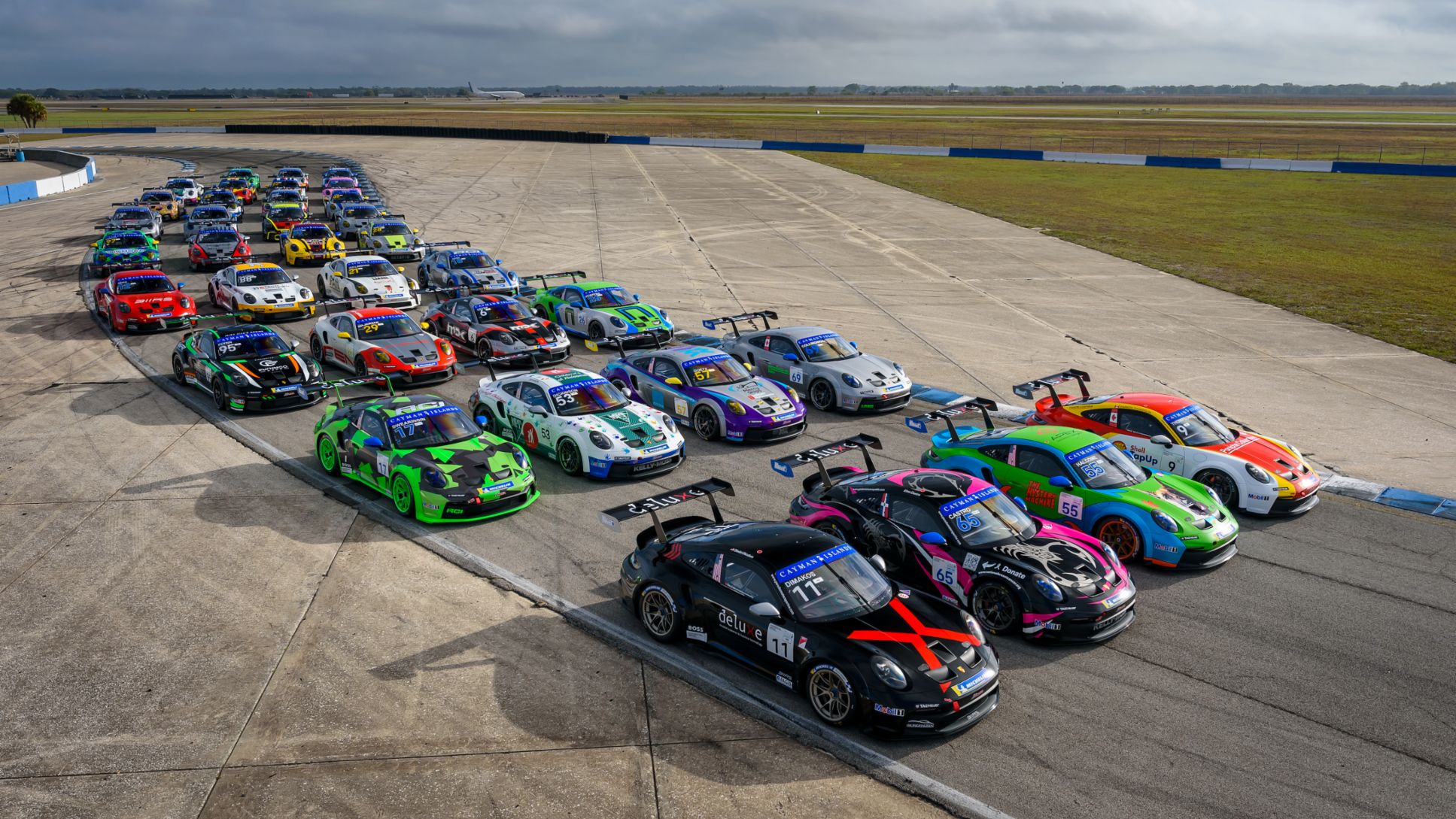 Porsche premier one-make championship brings 43 identical 911 GT3 Cup cars  to Sebring opener; Deluxe added to growing partnership roster - Porsche  Newsroom USA