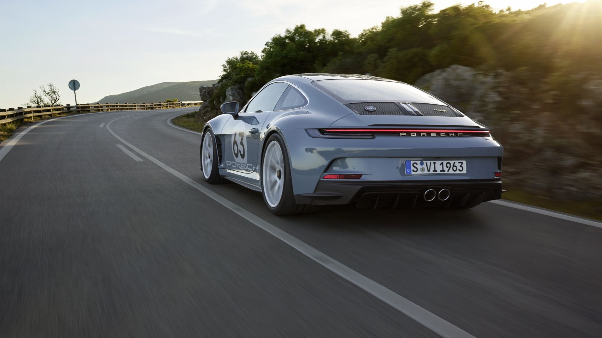The new Porsche 911 S/T: the lightest 911 of its generation - Porsche  Newsroom USA
