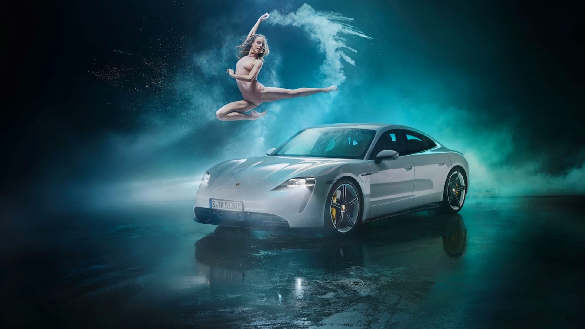 Taycan Turbo S, Anzeigenmotiv „Ballett am Kulturwasen“, 2020, Porsche AG