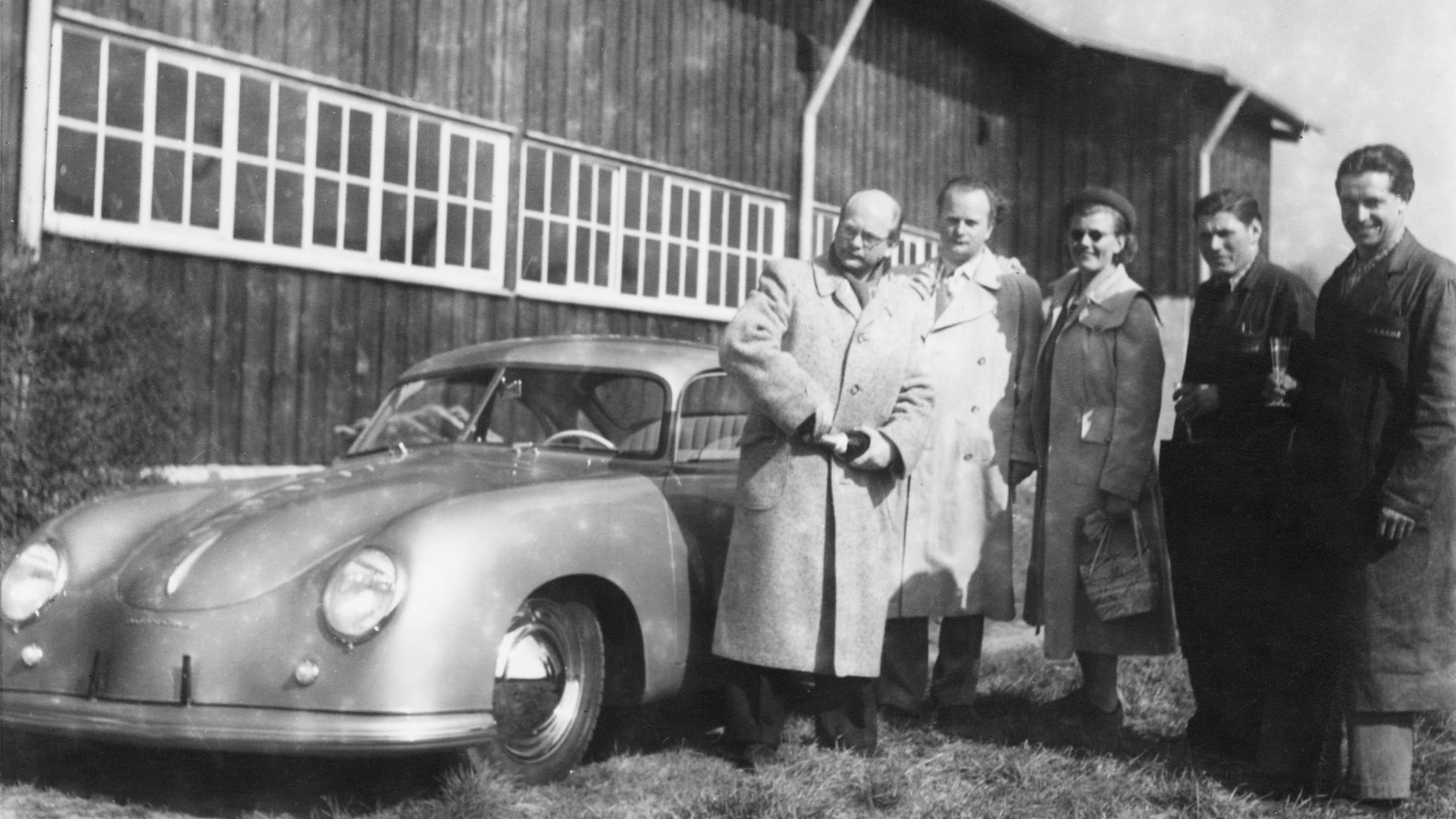 Handover of one of the first 356 to Dr Ottomar Domnick, 1950, Porsche AG