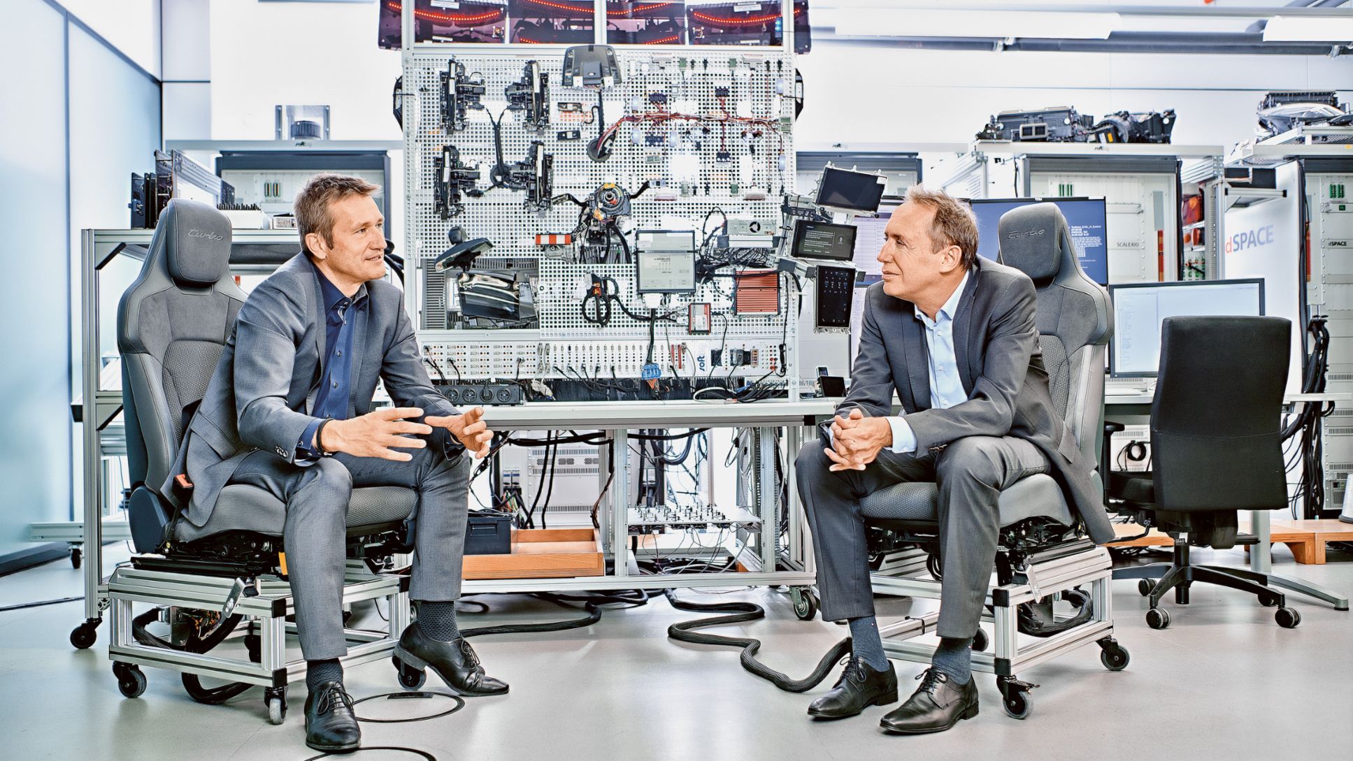 Oliver Seifert y Dirk Lappe (i-d), 2021, Porsche AG