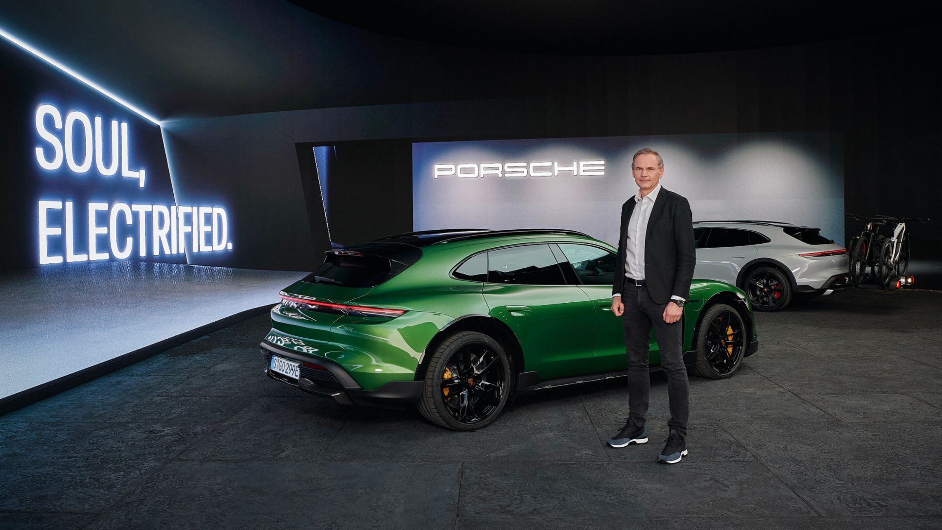 Oliver Blume, Chairman of the Executive Board of Dr. Ing. h.c. F. Porsche AG, Taycan Turbo S Cross Turismo, Taycan 4S Cross Turismo, 2021, Porsche AG