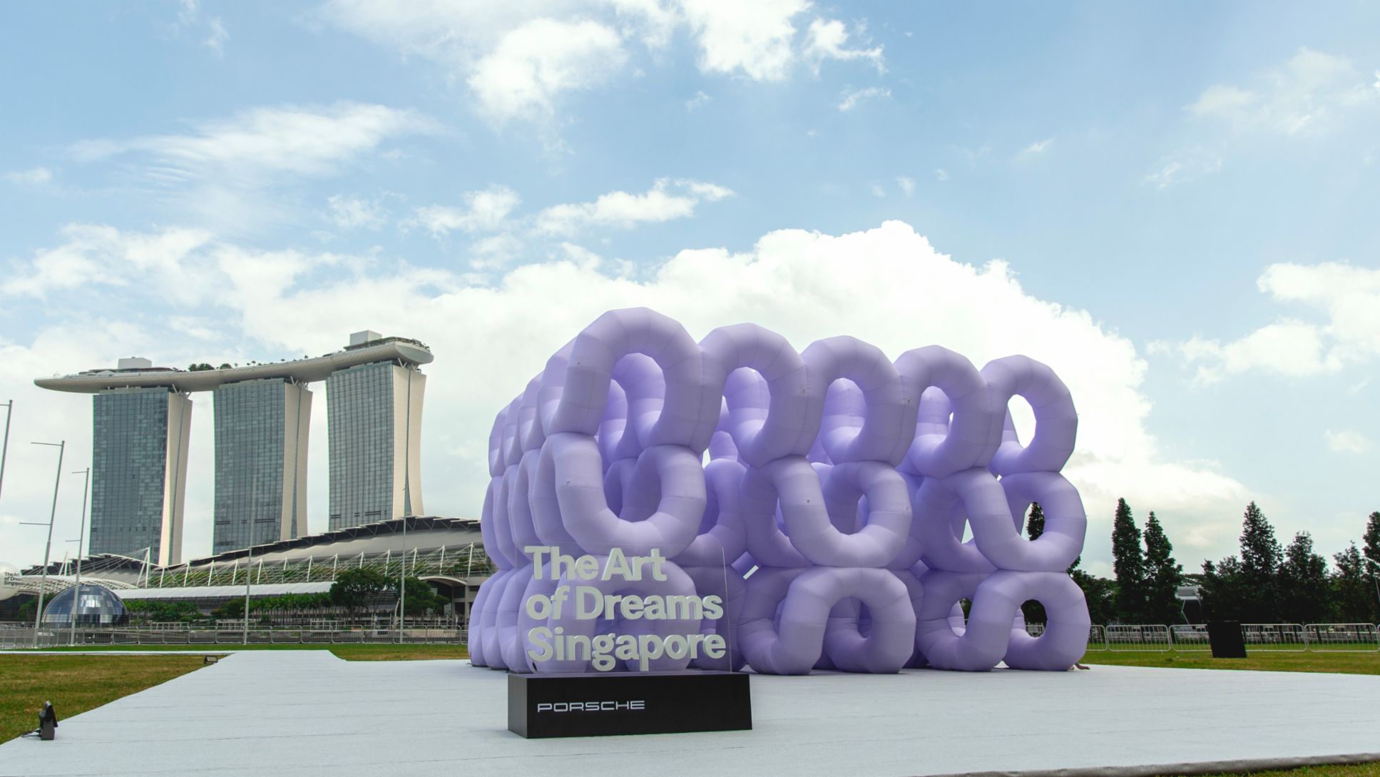 Remember your dreams von Cyril Lancelin, The Art of Dreams, Singapore Art Week, The Promontory@Marina Bay, Singapur, 2022, Porsche AG