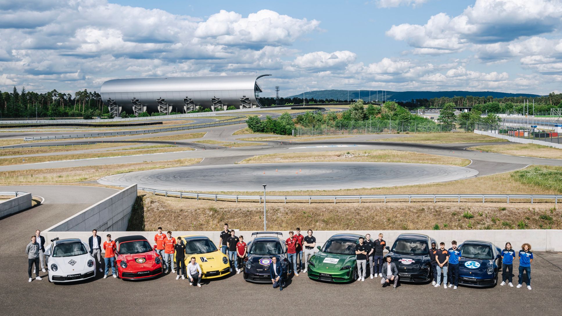Gruppenbild der Sieger des Porsche Turbo Award 2022, Porsche AG