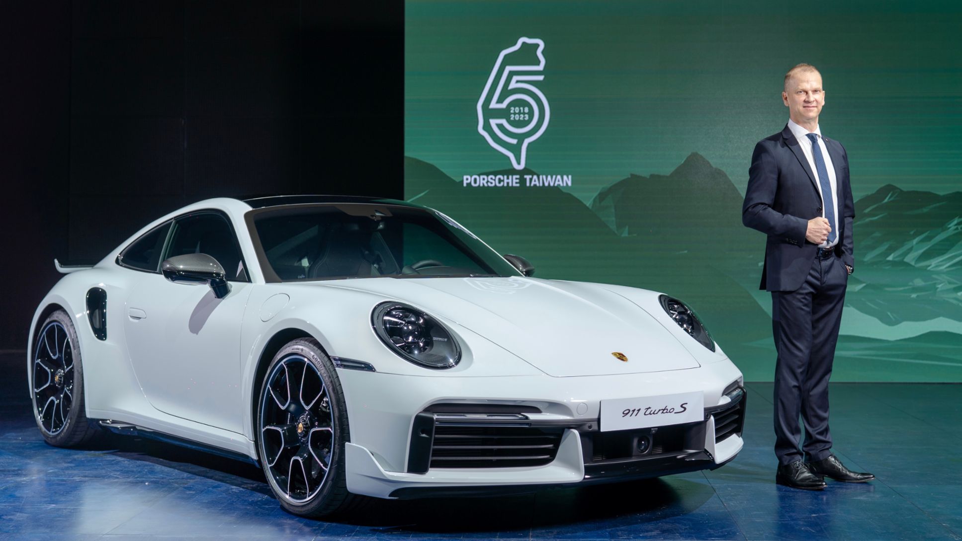 Christian Nater, CEO Porsche Taiwan, 911 Turbo S, 2023, Porsche AG