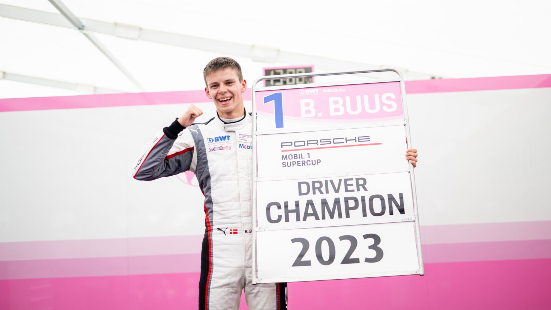 Porsche-Junior Bastian Buus (DK), BWT Lechner Racing (#1), Porsche Mobil 1 Supercup 2023, Monza (I), 2023, Porsche AG