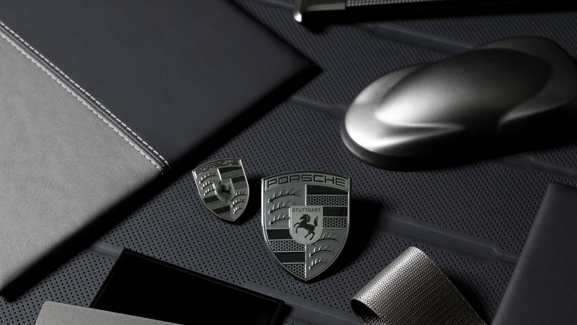 Porsche crest, 2023, Porsche AG