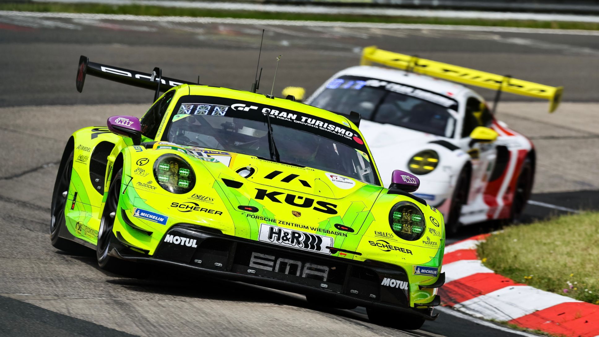 Laurens Vanthoor (B), Thomas Preining (A), Kevin Estre (F), Ayhancan Güven (TR), Porsche 911 GT3 R, Manthey EMA (#911), Qualificação, corrida de 24 horas, Nürburgring, Alemanha, 2024, Porsche AG
