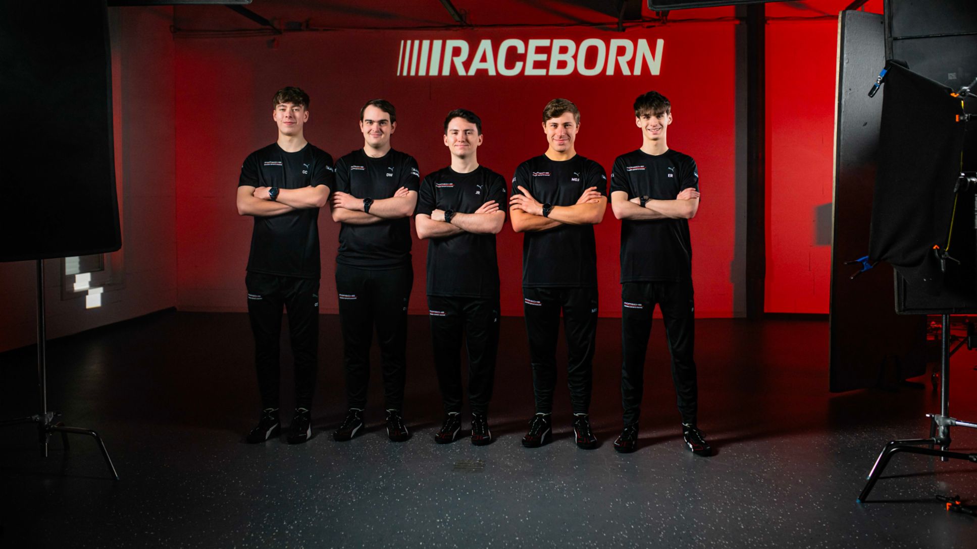Charlie Collins, Dayne Warren, Joshua Rogers, Mitchell deJong, Elvis Rankin (l-r), Porsche Coanda Esports Racing Team, 2024, Porsche AG