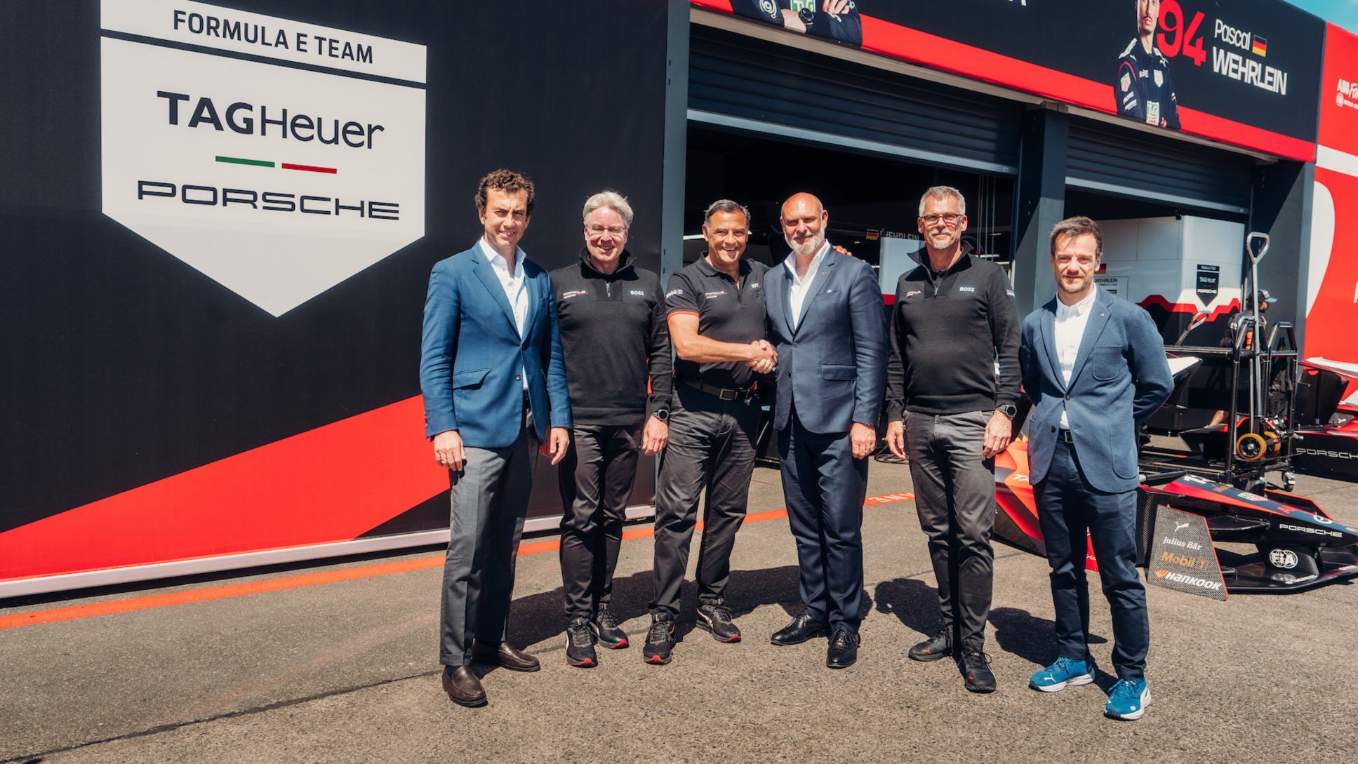 Alberto Longo, Chief Championship Officer and Co-Founder, Formula E; Andreas Haffner, Member of the Executive Board, Human Resources and Social Affairs, Porsche AG; Michael Steiner, Member of the Executive Board, Research and Development, Porsche AG; Jeff Dodds, CEO of Formula E; Thomas Laudenbach, Vice President Porsche Motorsport; Pablo Martino, Head of Formula E Championship, FIA, 2024, Porsche AG