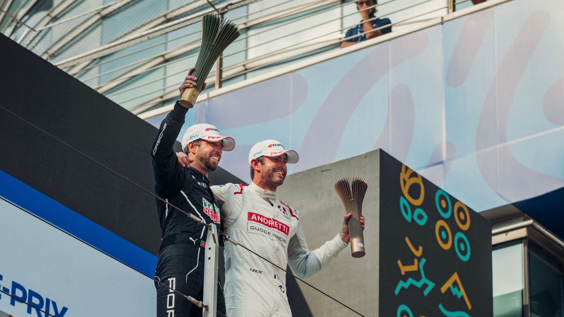 António Félix da Costa, piloto oficial del equipo TAG Heuer Porsche de Fórmula E, y Norman Nato, Andretti Fórmula E (i-d), E-Prix de Shanghái, 2024, Porsche AG