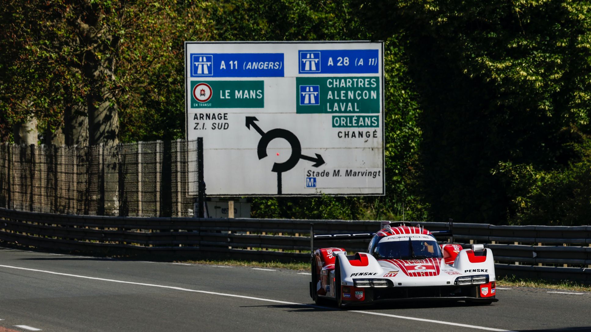 Kevin Estre (F), Andre Lotterer (D), Laurens Vanthoor (B), Porsche Penske Motorsport (#6), Porsche 963, FIA WEC, Race 4, Le Mans (F), test day, 2024, Porsche AG