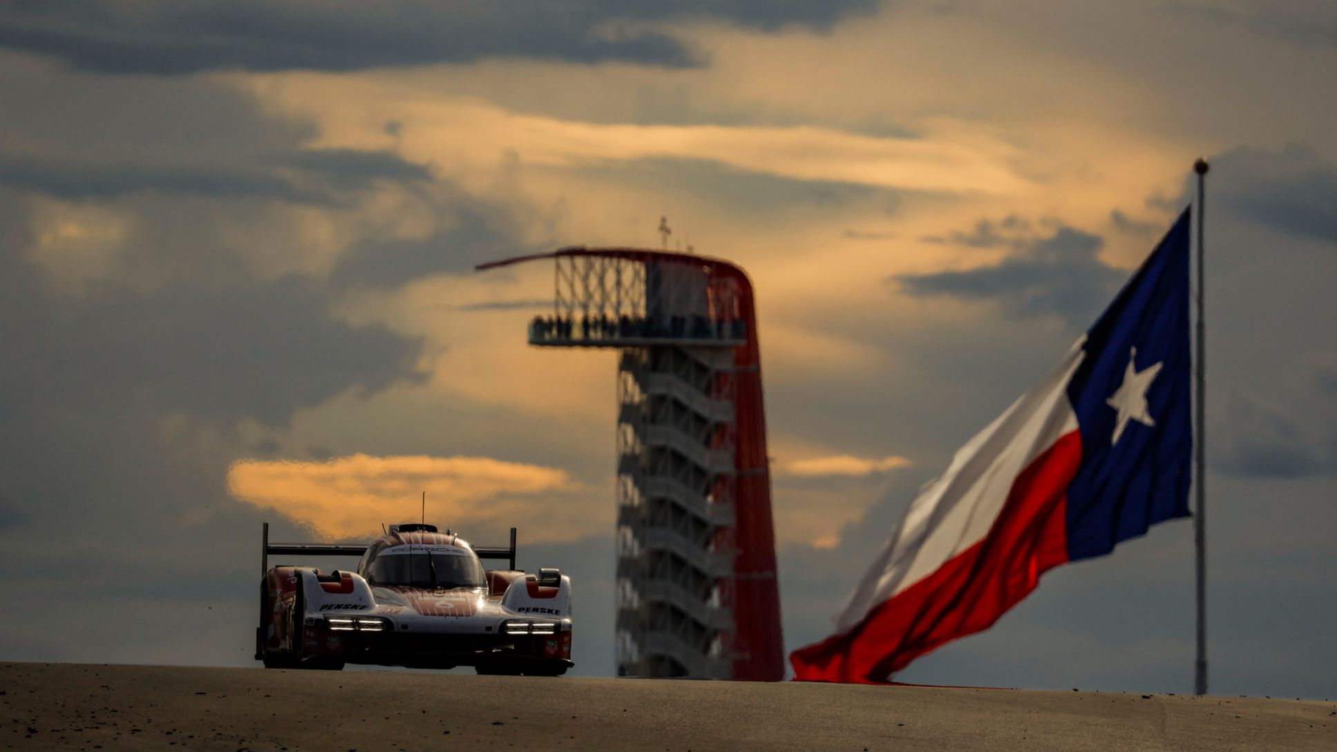 Kevin Estre (F), Andre Lotterer (D), Laurens Vanthoor (B), Porsche Penske Motorsport (#6), Porsche 963, FIA WEC, Austin, Rennen, 2024, Porsche AG
