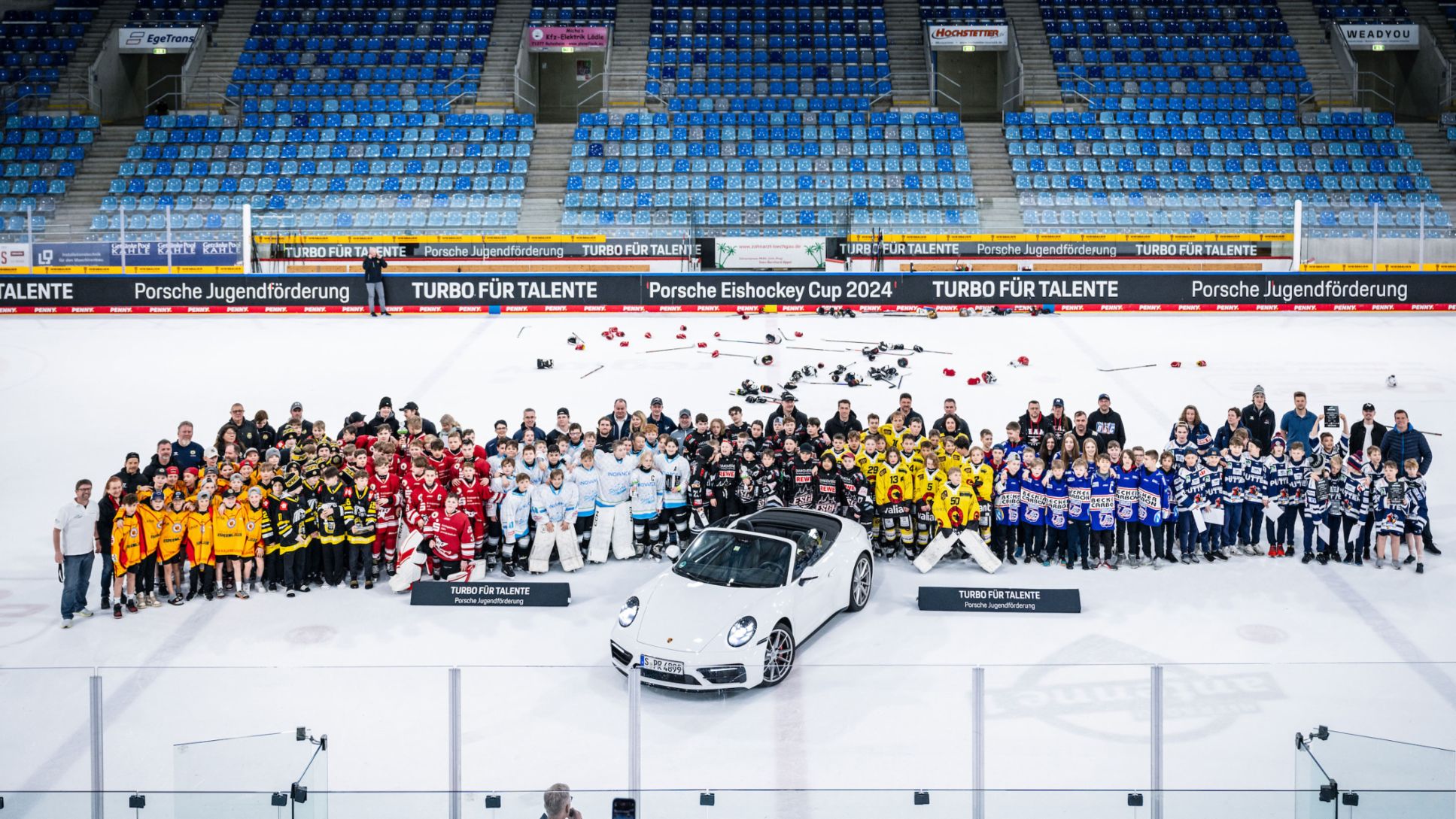 Porsche Eishockey Cup, Porsche 911 Carrera S Cabriolet, 2024, Porsche AG