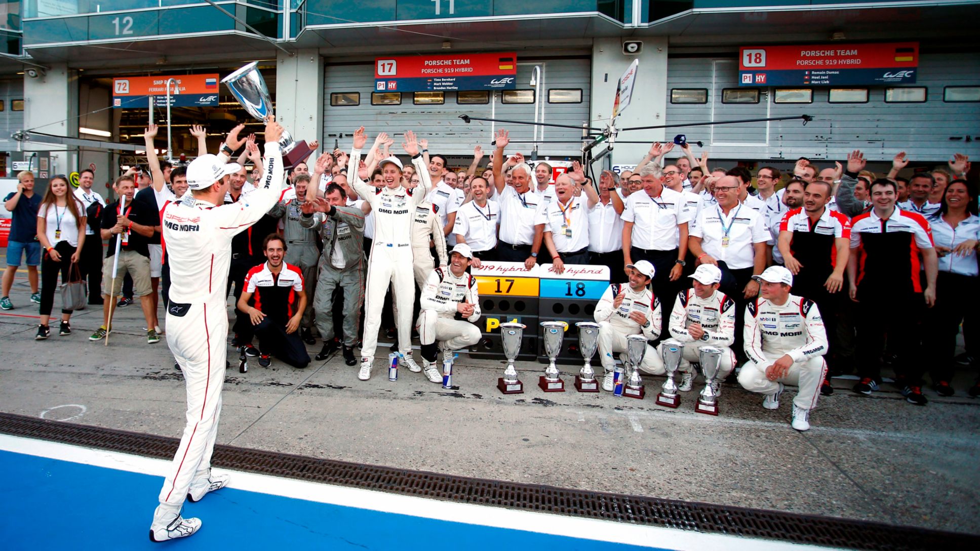 Porsche Team: Timo Bernhard (l), Porsche Team, WEC Nürburgring 2015, Porsche AG