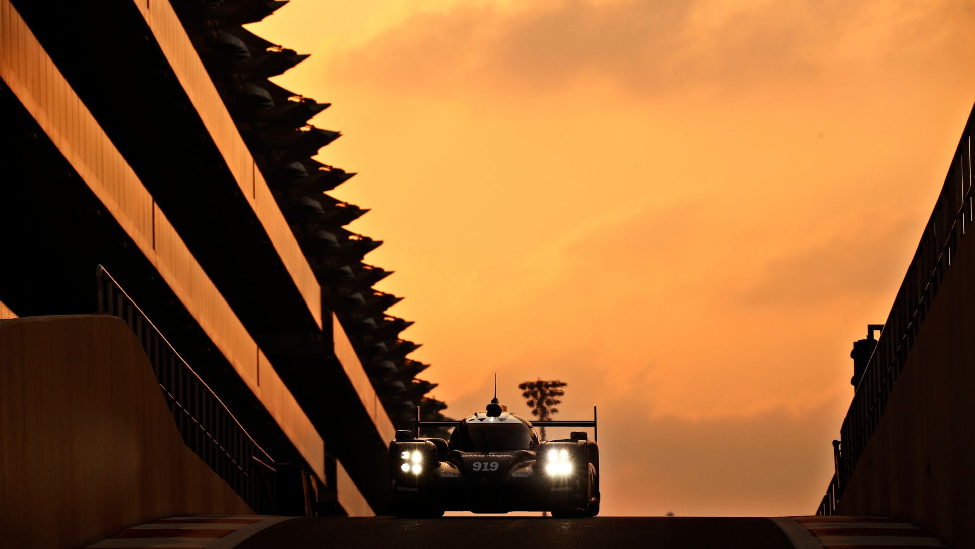 919 Hybrid, Tyre testing in Abu Dhabi, 2016, Porsche AG