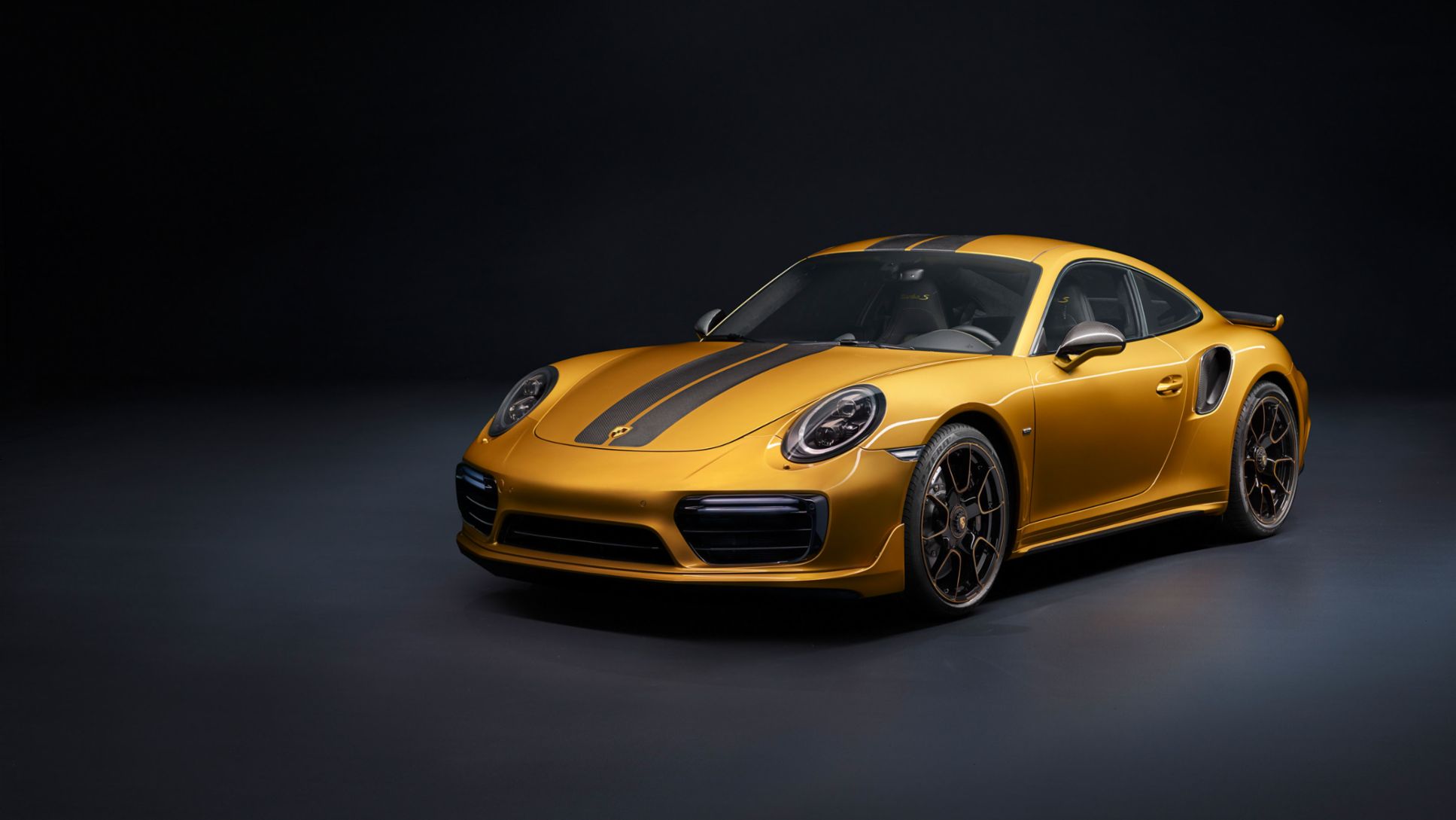 https://newsroom.porsche.com/.imaging/mte/porsche-templating-theme/image_1290x726/dam/pnr/porsche_newsroom/Produkte/911/911-Turbo-S-Exclusive-Series/Galerie-911-Turbo-S-Exclusive-Series/b-P17_0546_a4_rgb.jpg/jcr%3Acontent/b-P17_0546_a4_rgb.jpg