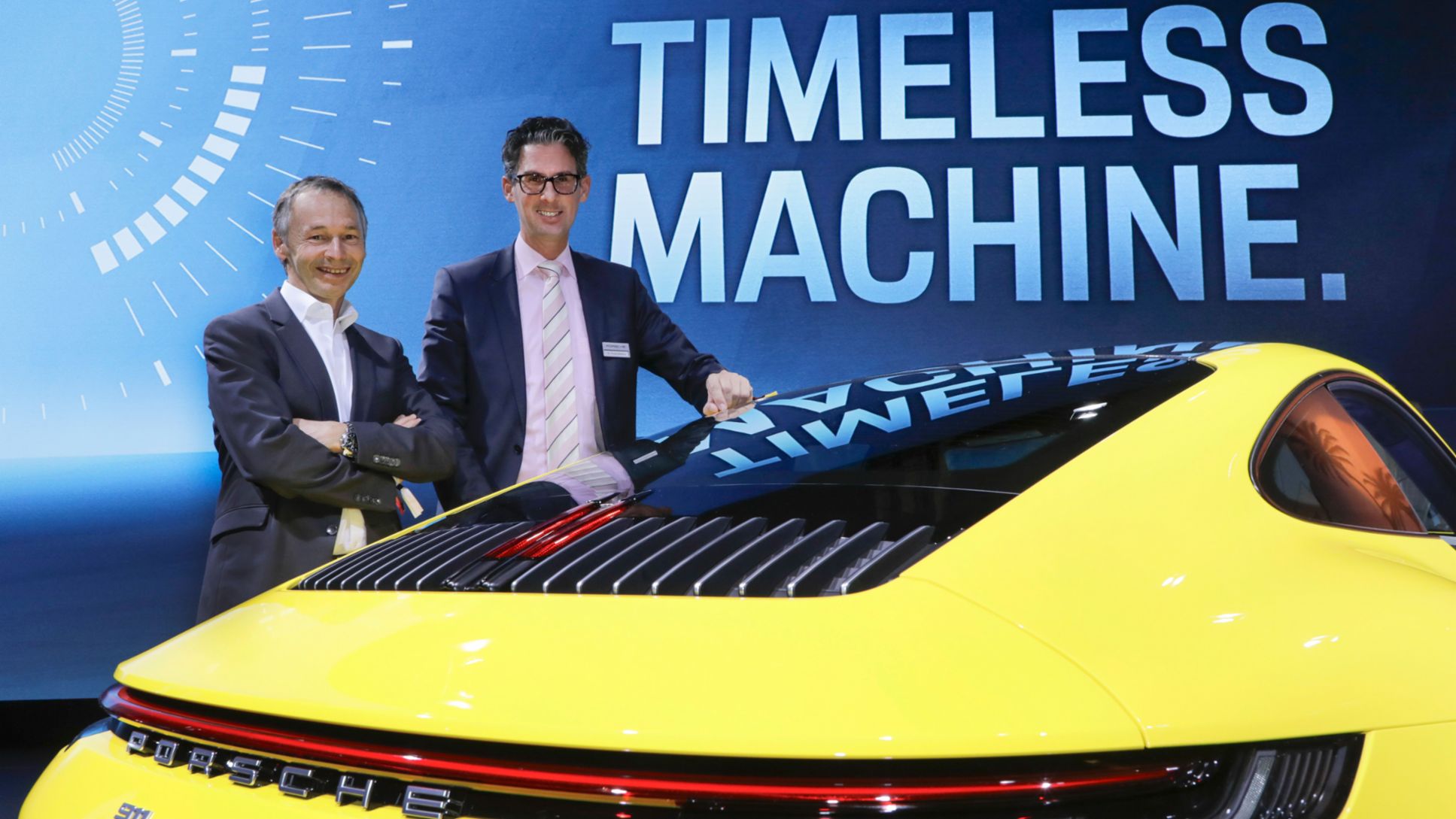 August Achleitner, vicepresidente de la línea de productos 911 y 718, Frank-Steffen Walliser, director de vehículos de motor y GT Road, 911 Carrera 4S, 2018, Porsche AG