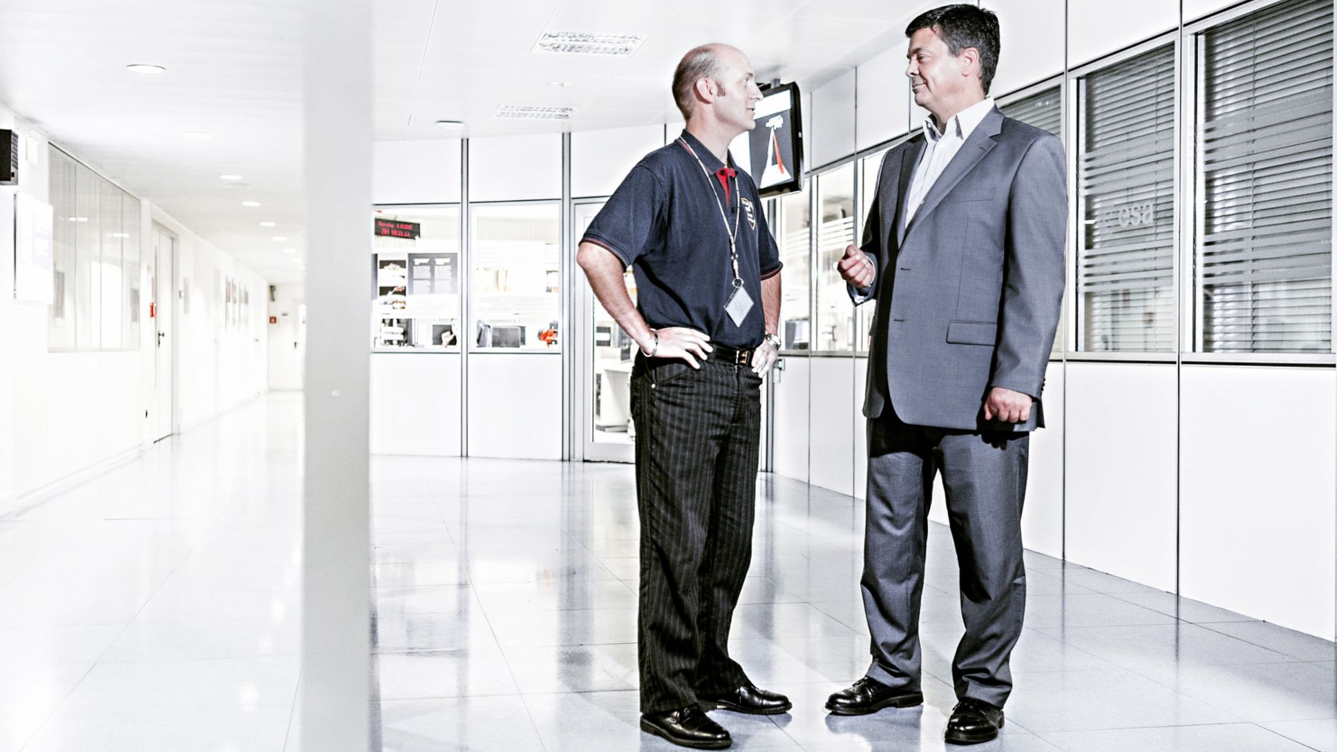 Technical Officer Jean-Christophe Berton (l.) and Dr. Jörg Reinhardt, director of the ESOC contract department, 2017, Porsche AG