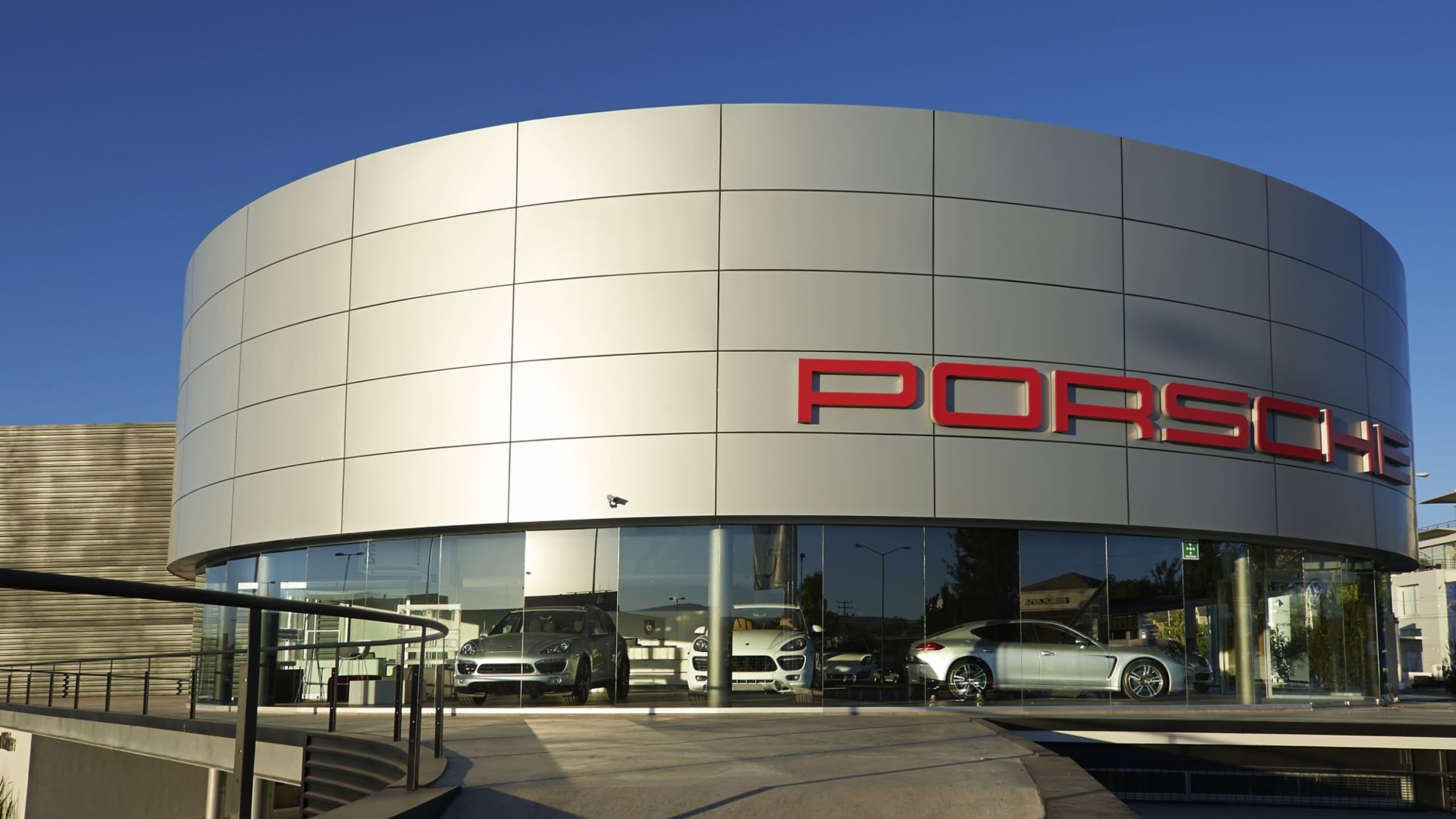 Porsche Centre León abre sus puertas