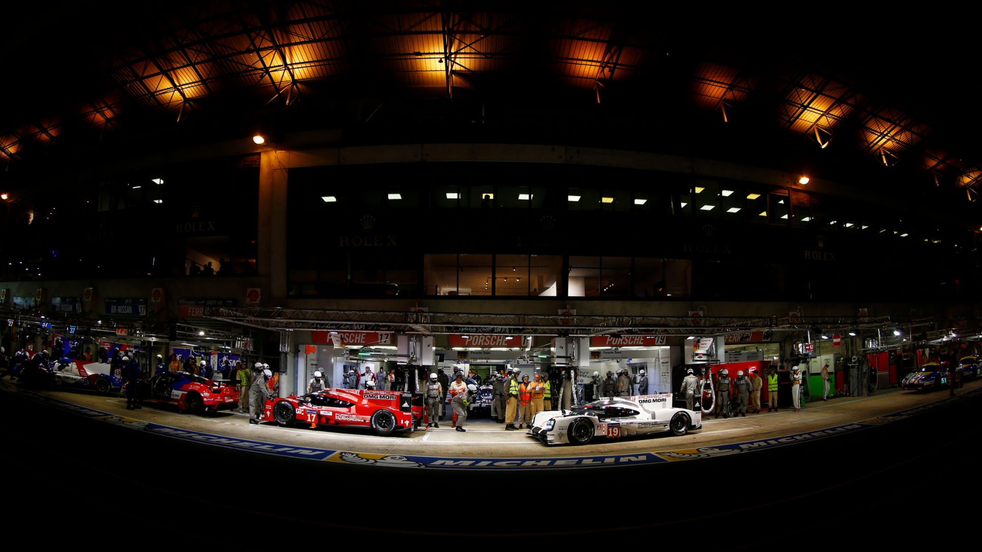 Porsche 919 Hybrid (17), Porsche Team: Timo Bernhard, Mark Webber, Brendon Hartley<br/>Porsche Team (19): Nico Huelkenberg, Earl Bamber, Nick Tandy