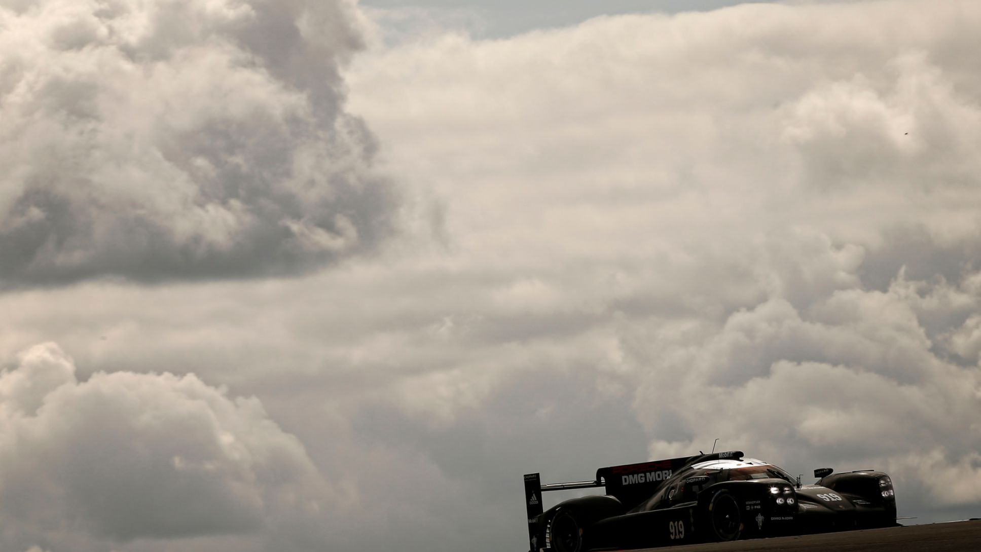 Porsche 919 Hybrid, Porsche Team: Romain Dumas, Marc Lieb
