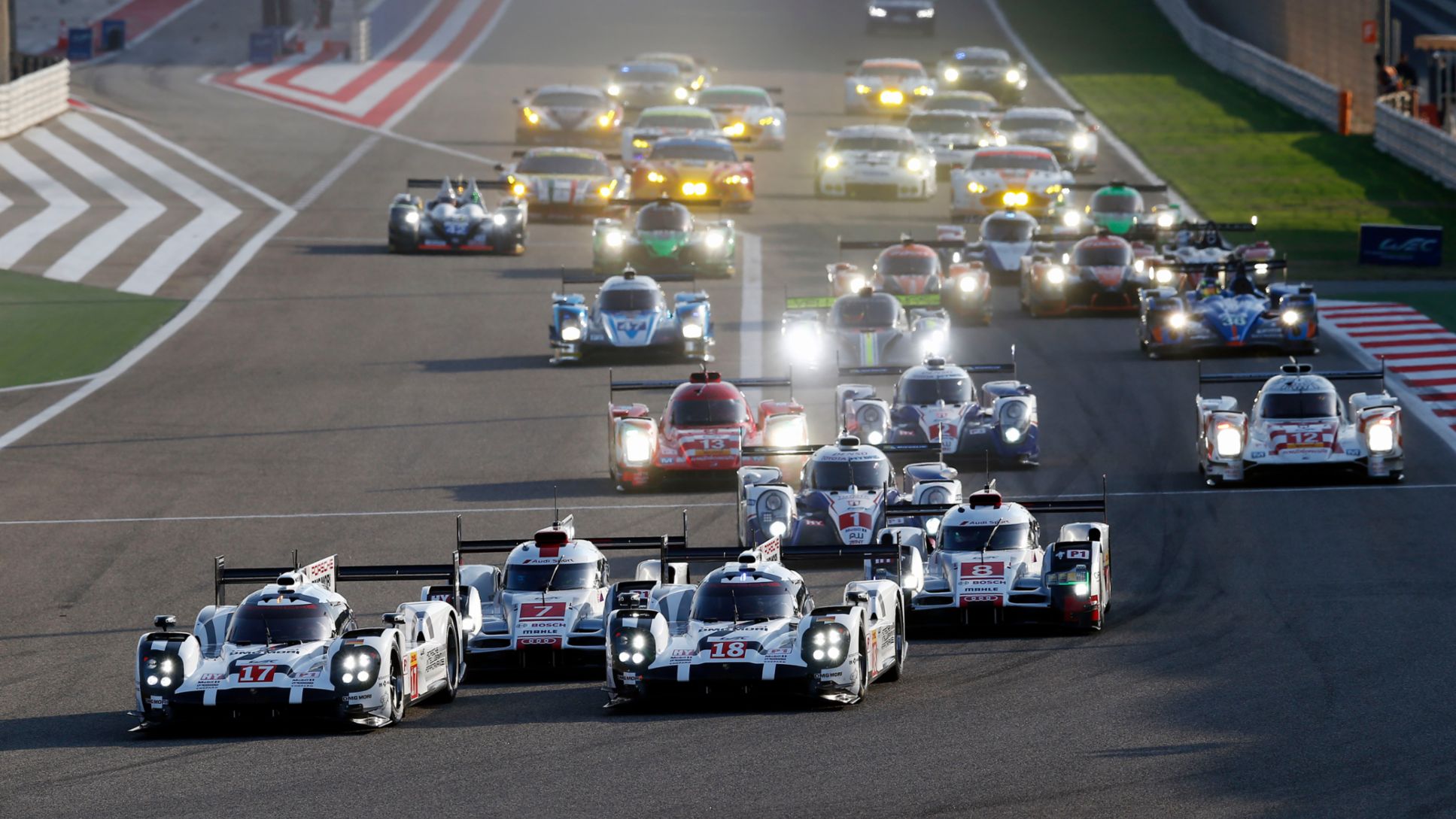 Porsche 919 Hybrid, Porsche Team 17: Timo Bernhard, Brendon Hartley, Mark Webber; Porsche Team 18: Romain Dumas, Neel Jani, Marc Lieb