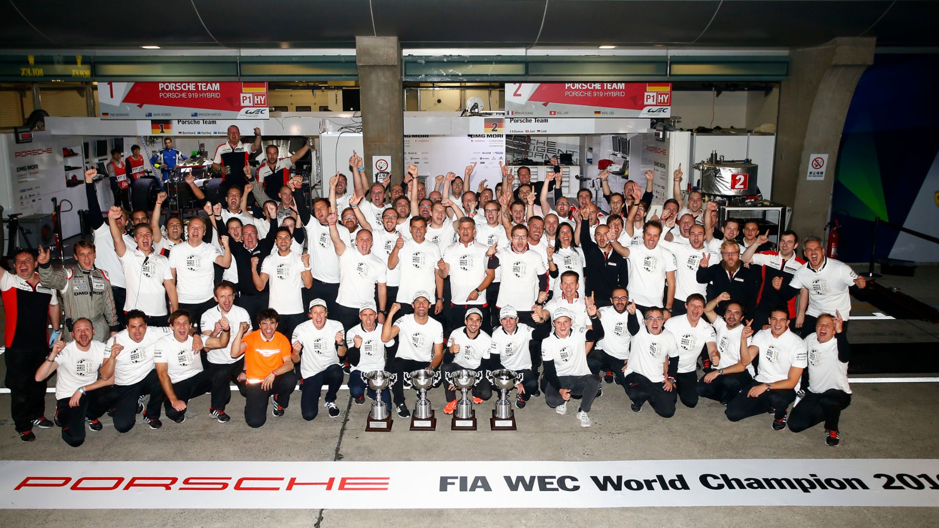 Porsche Team: World Champion 2016 FIA WEC