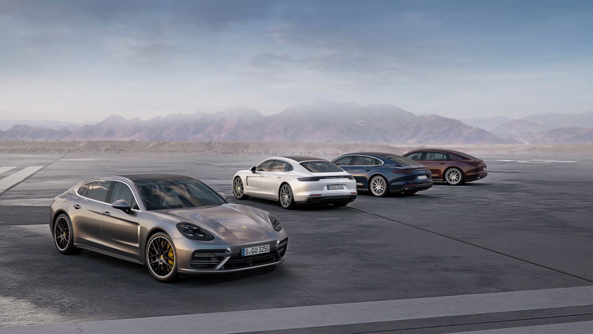 Porsche at the Los Angeles Auto Show 2016 - World premiere of the Panamera Executive models and the 911 RSR