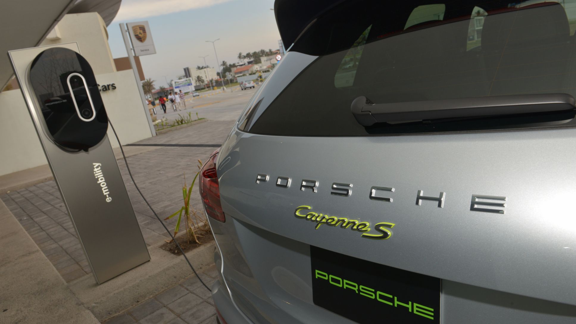 Continúa "Circuito de carga Porsche" en Veracruz