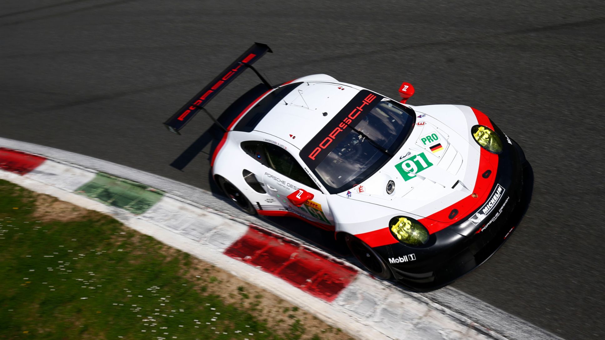 Porsche 911 RSR (91), Porsche GT Team: Richard Lietz, Frederic Makowiecki