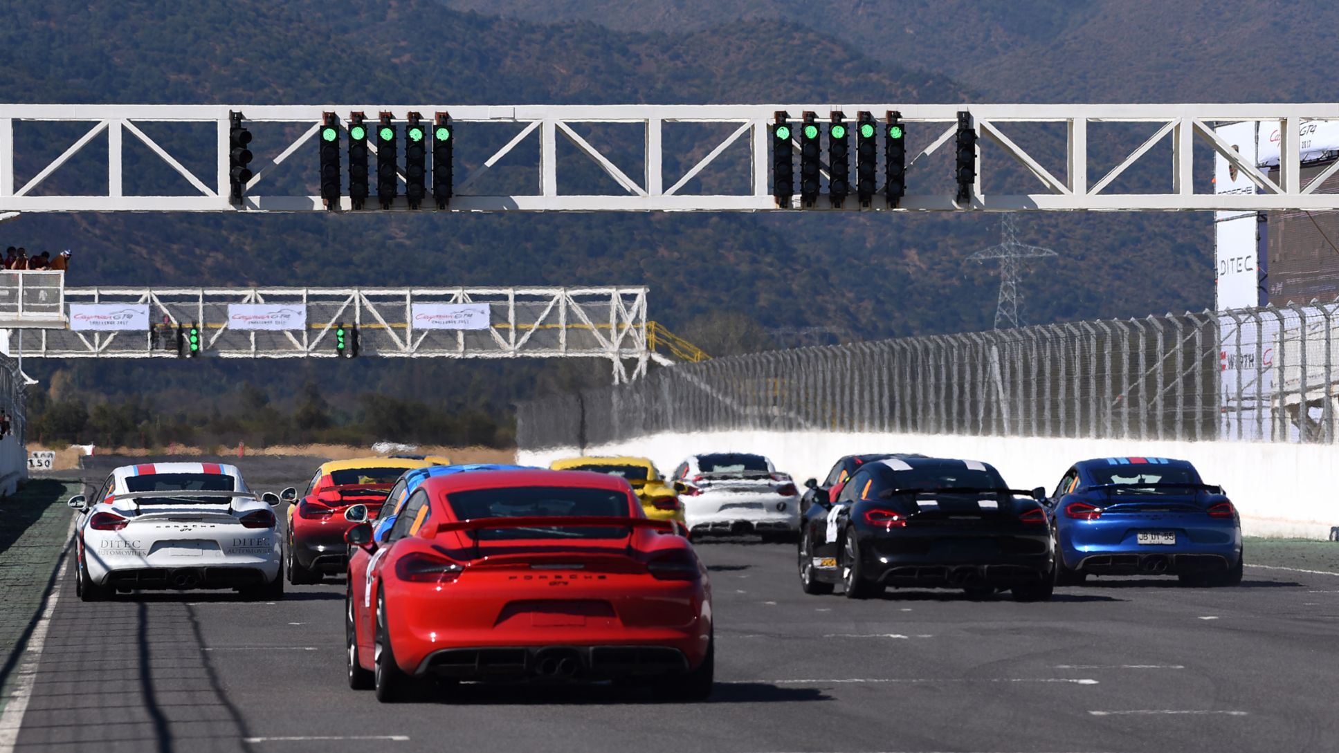 Segunda fecha del Cayman GT4 Challenge en Chile - Porsche te invita a vivir una jornada de velocidad y adrenalina