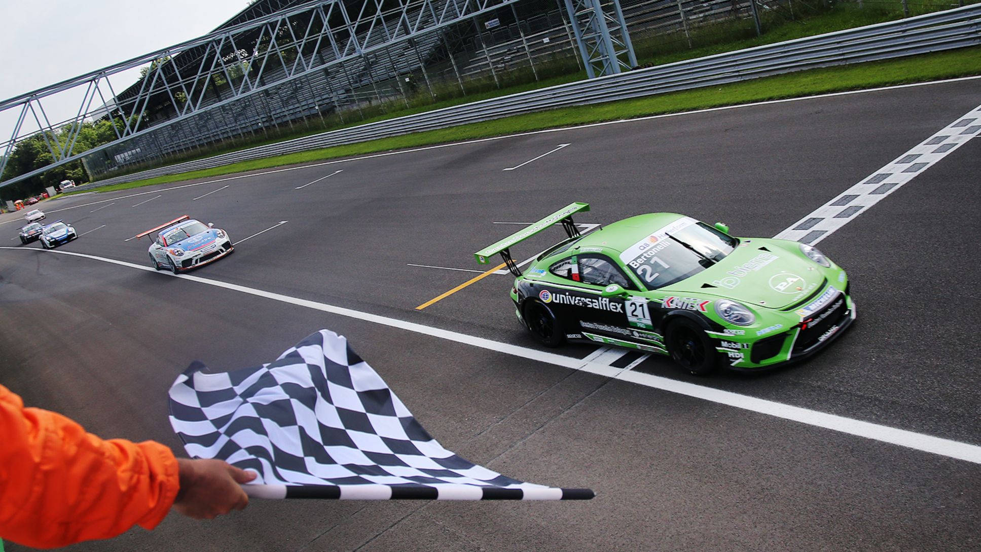 2018_CarreraCupItalia_03_Monza_Bertonelli_Arrivo